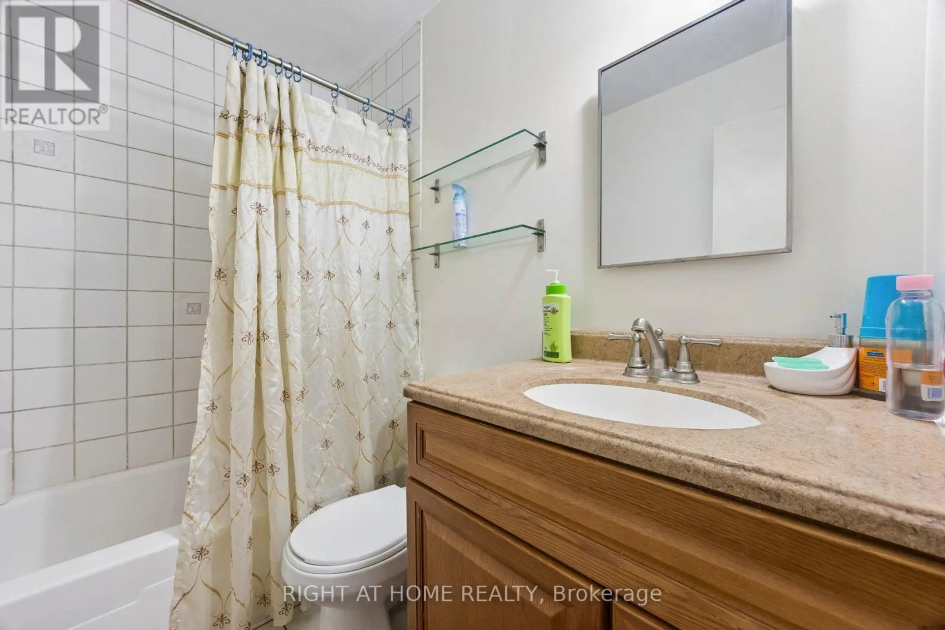 #5 2002 MARTIN GROVE ROAD - Image 16