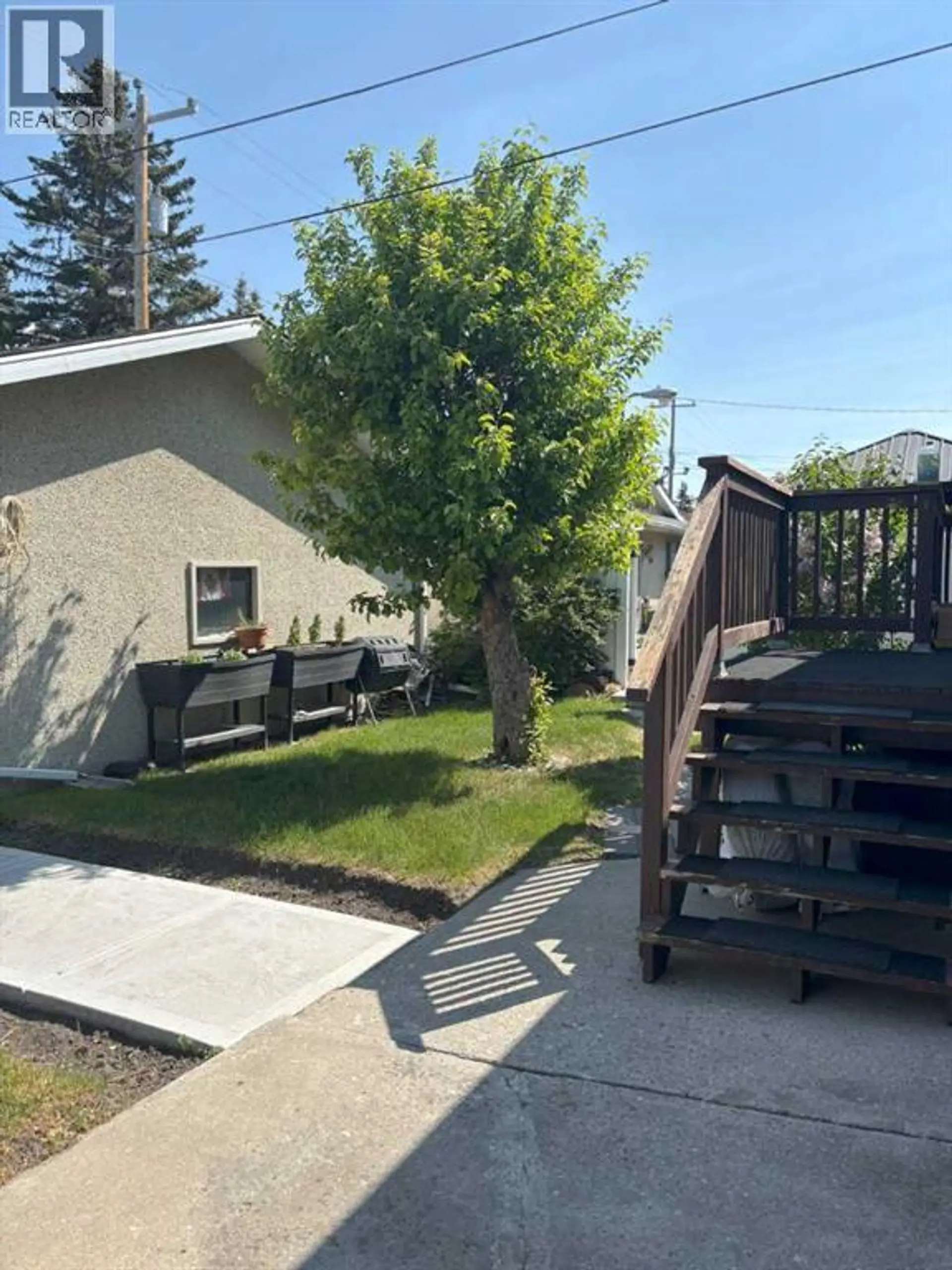 4928 40 Avenue NW - Image 18