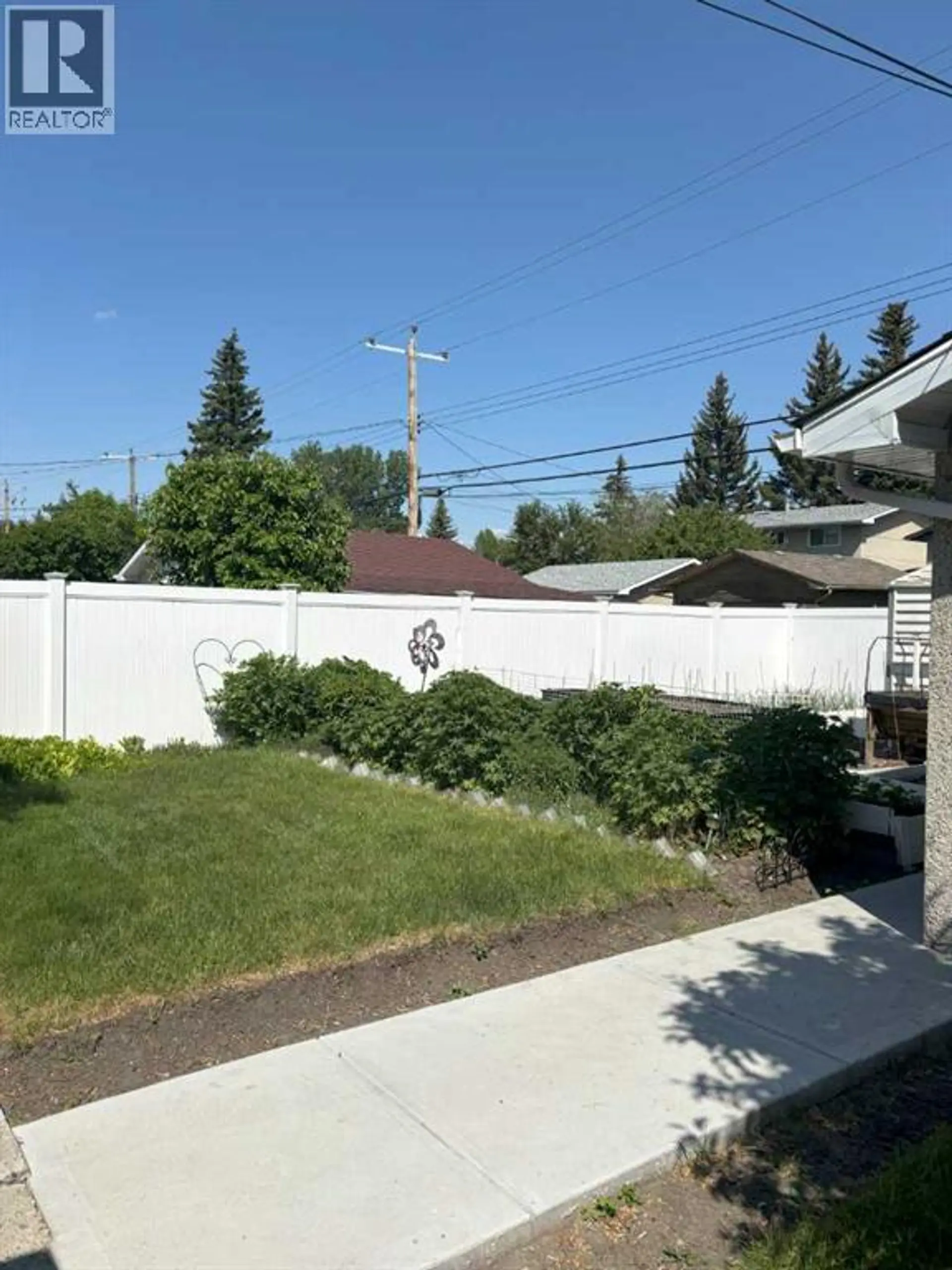 4928 40 Avenue NW - Image 20