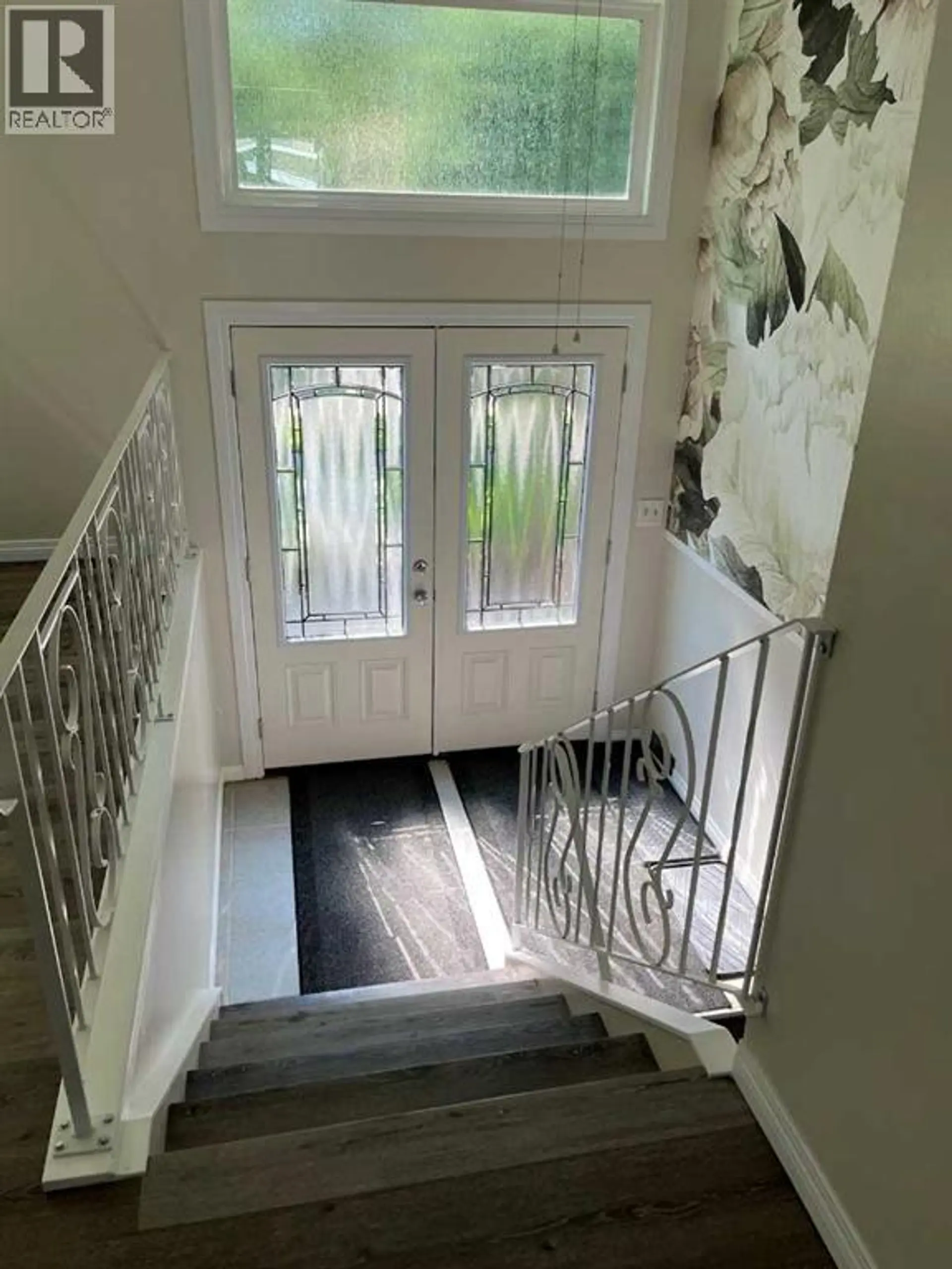 4928 40 Avenue NW - Image 4