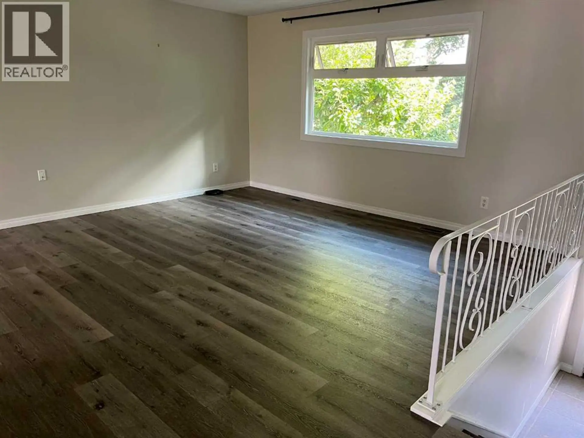 4928 40 Avenue NW - Image 6