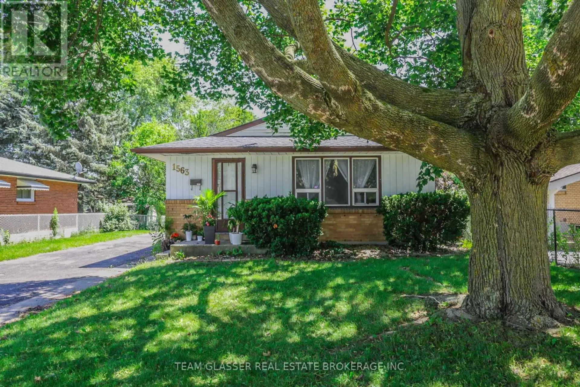 1563 DALE STREET - Image 1