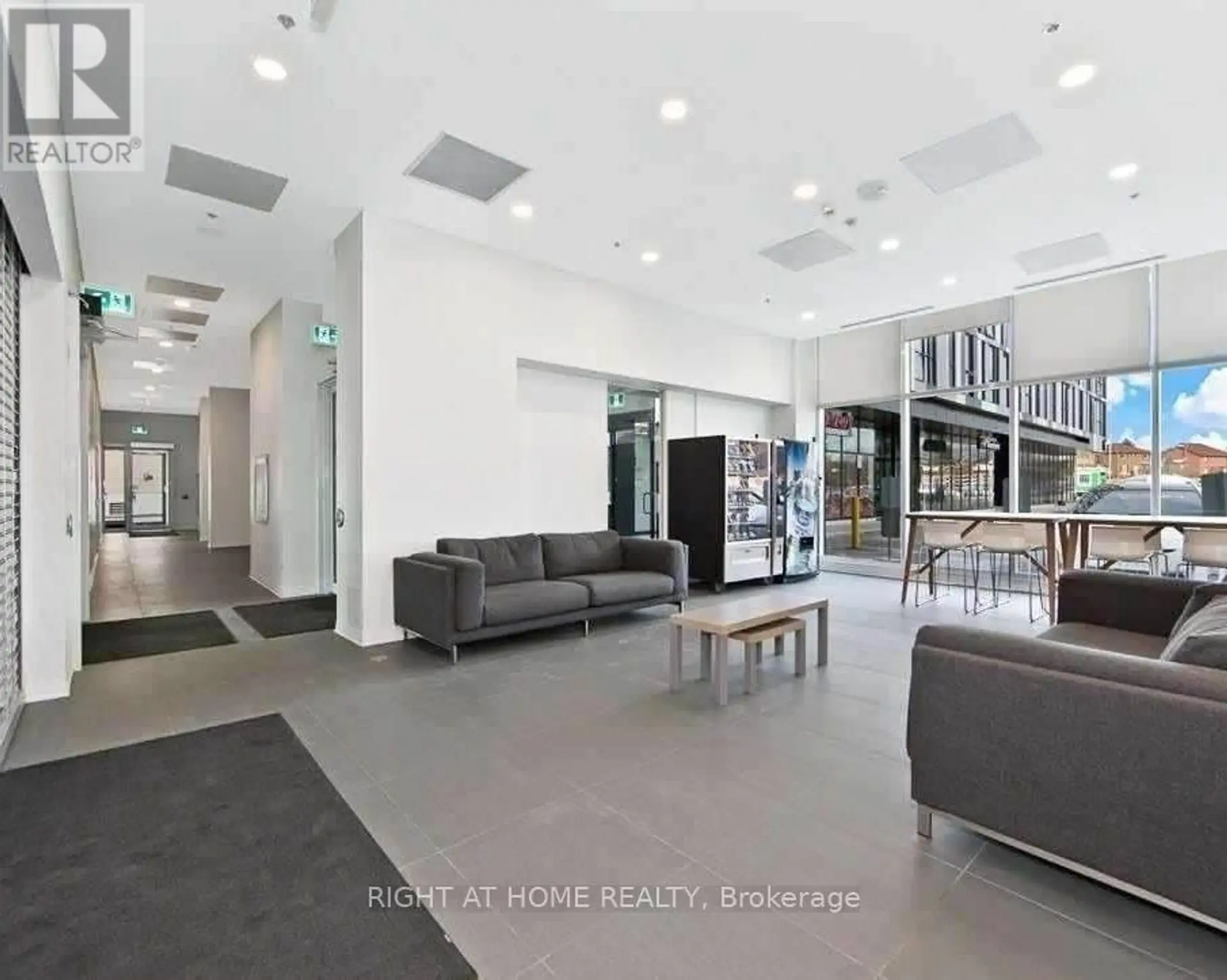 #441 1900 SIMCOE STREET N - Image 12