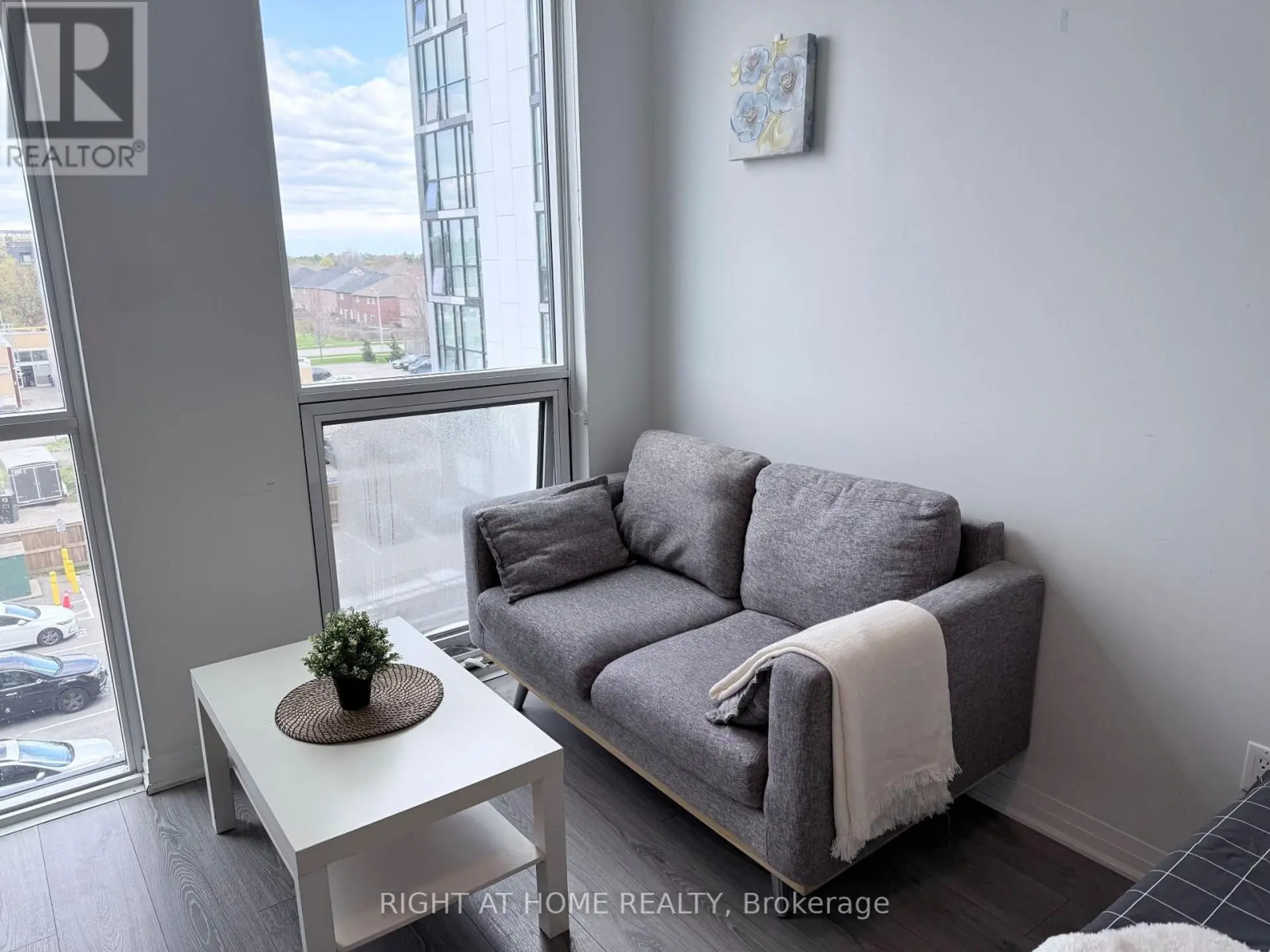 #441 1900 SIMCOE STREET N - Image 4