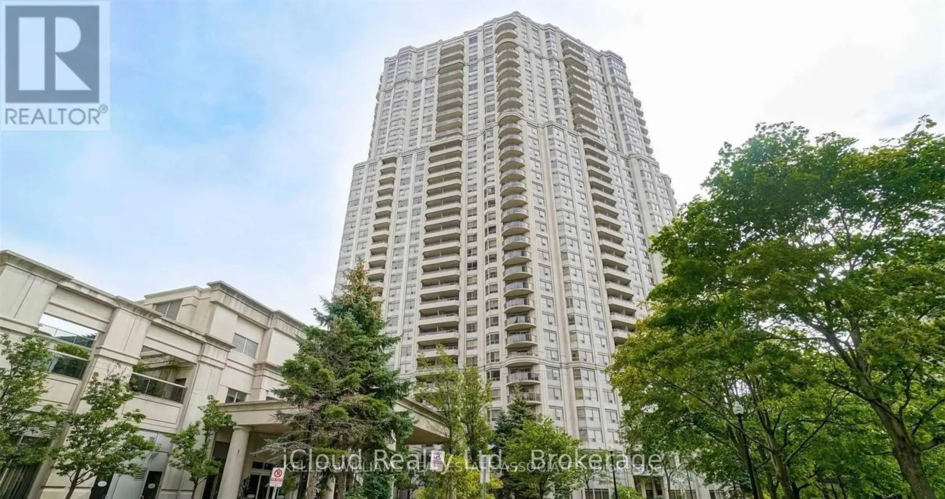 #1008 35 KINGSBRIDGE GARDEN CIRCLE - Image 1