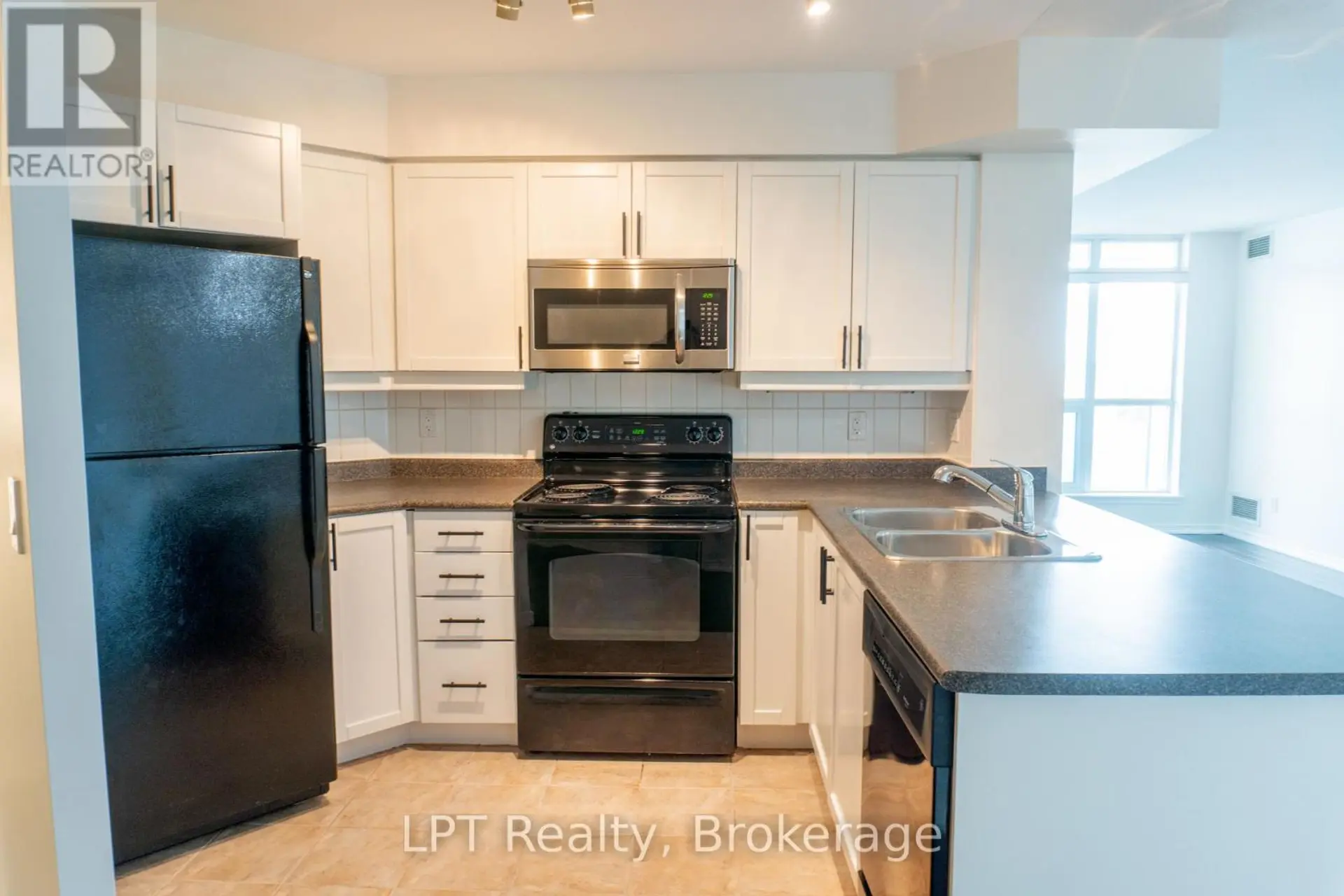 #815 340 WATSON STREET W - Image 15