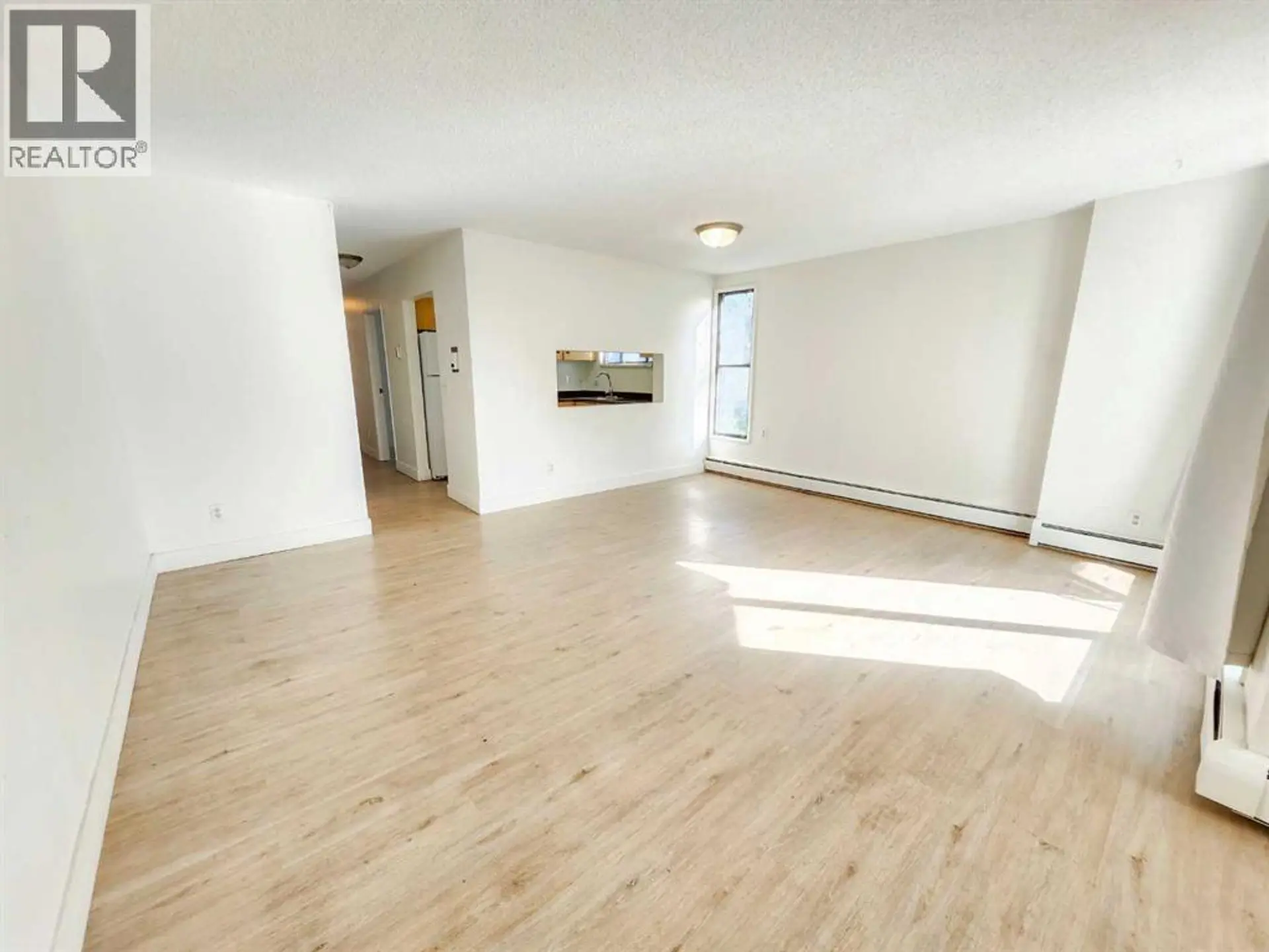 423 3 Avenue NE - Image 4