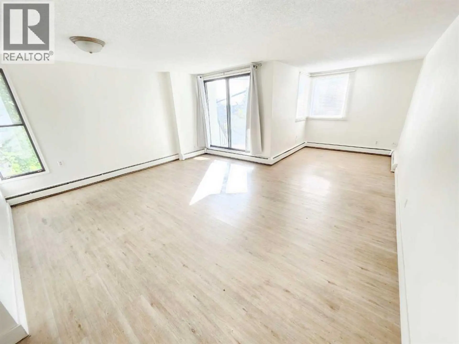 423 3 Avenue NE - Image 3