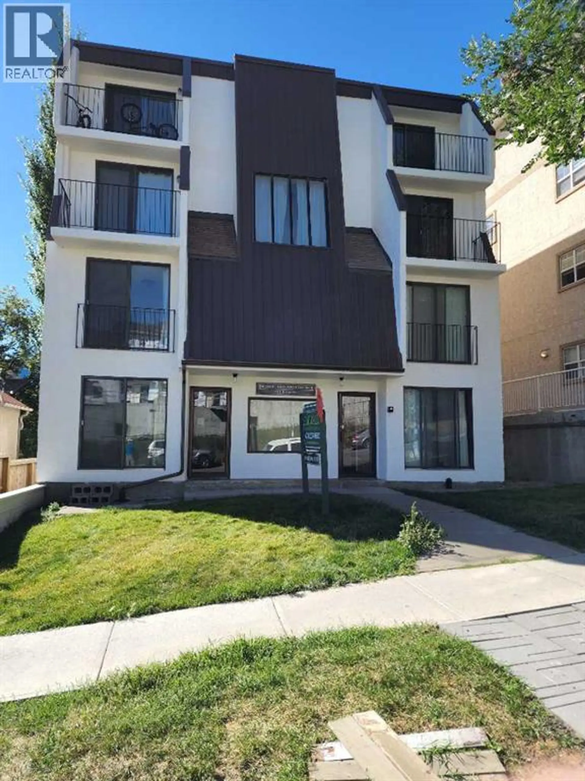 423 3 Avenue NE - Image 1