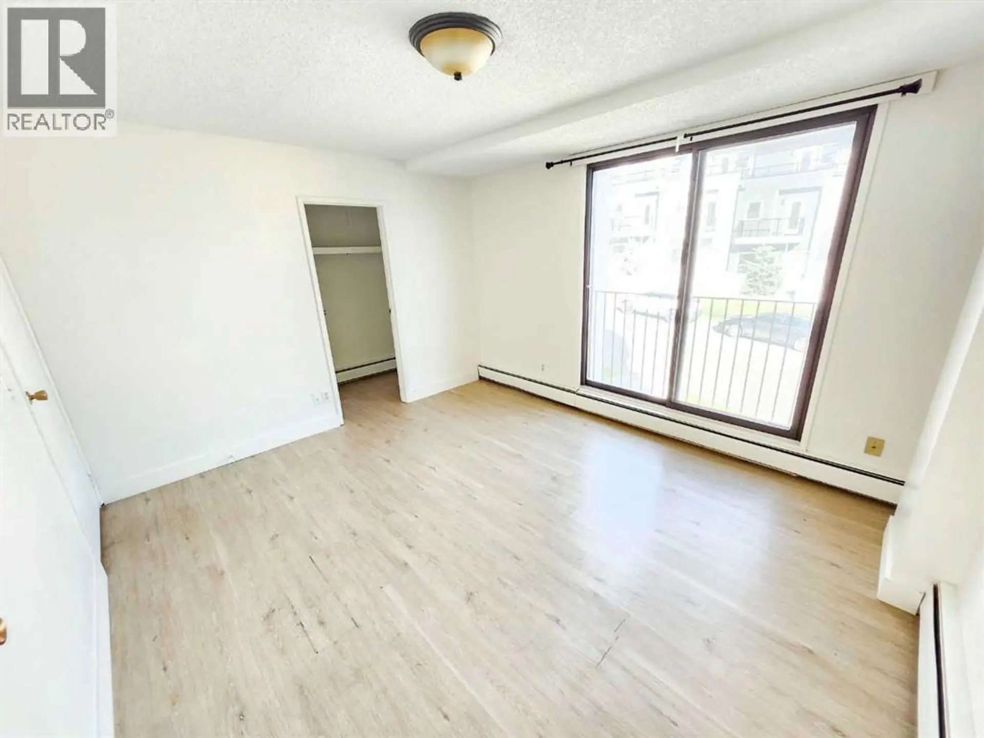 423 3 Avenue NE - Image 11