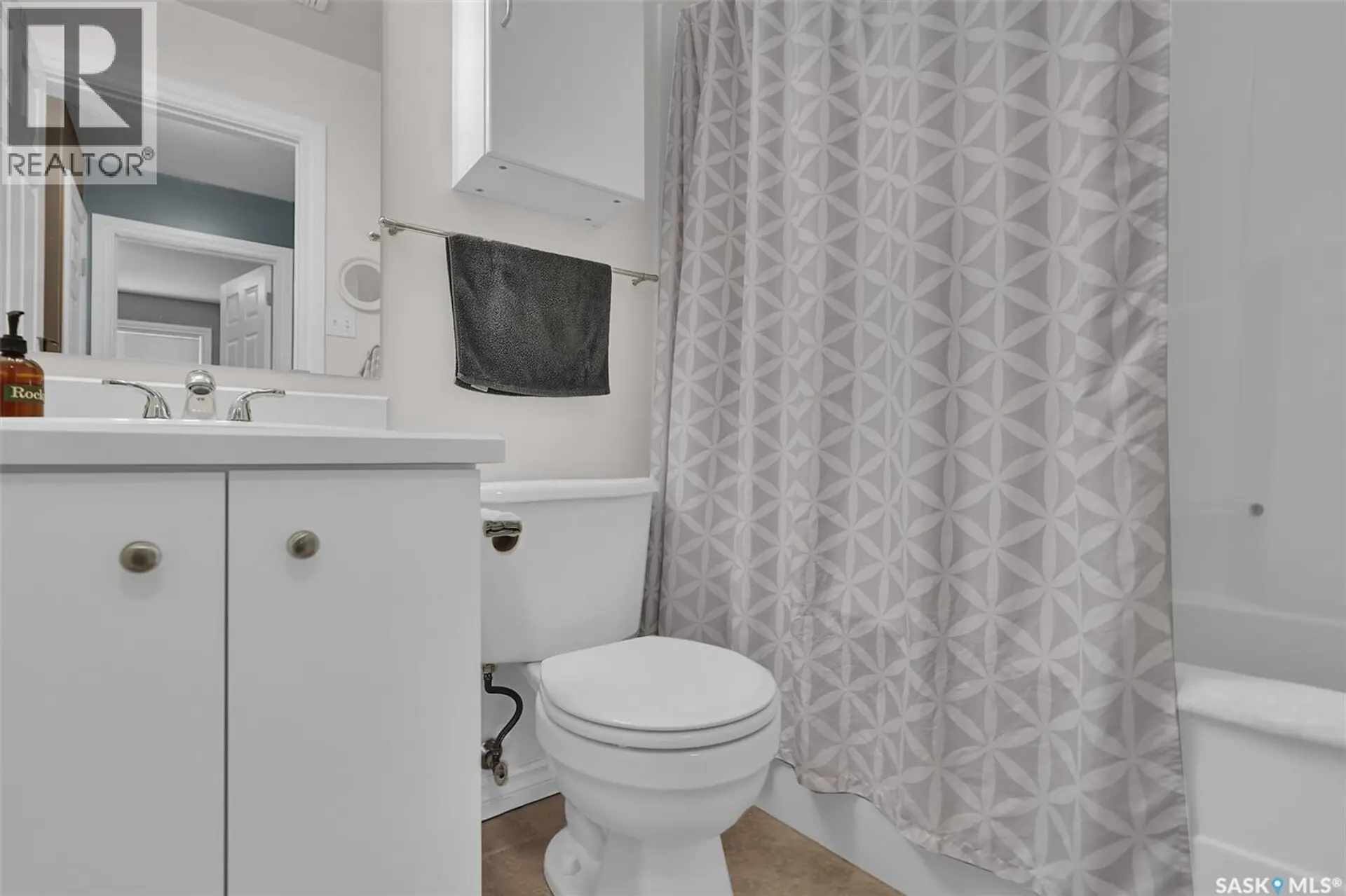 #208 2203 Angus STREET - Image 16