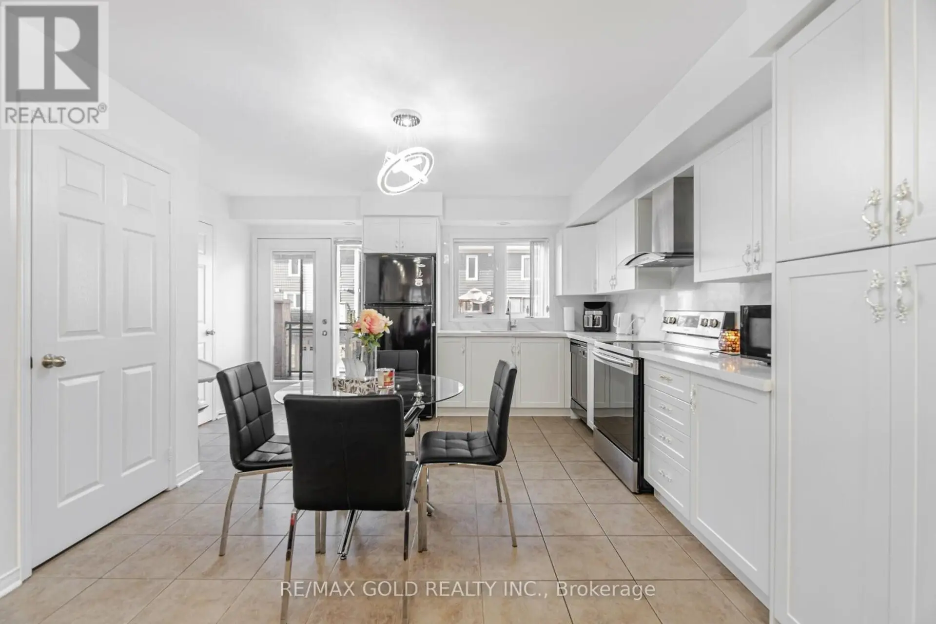 #142 60 FAIRWOOD CIRCLE - Image 5
