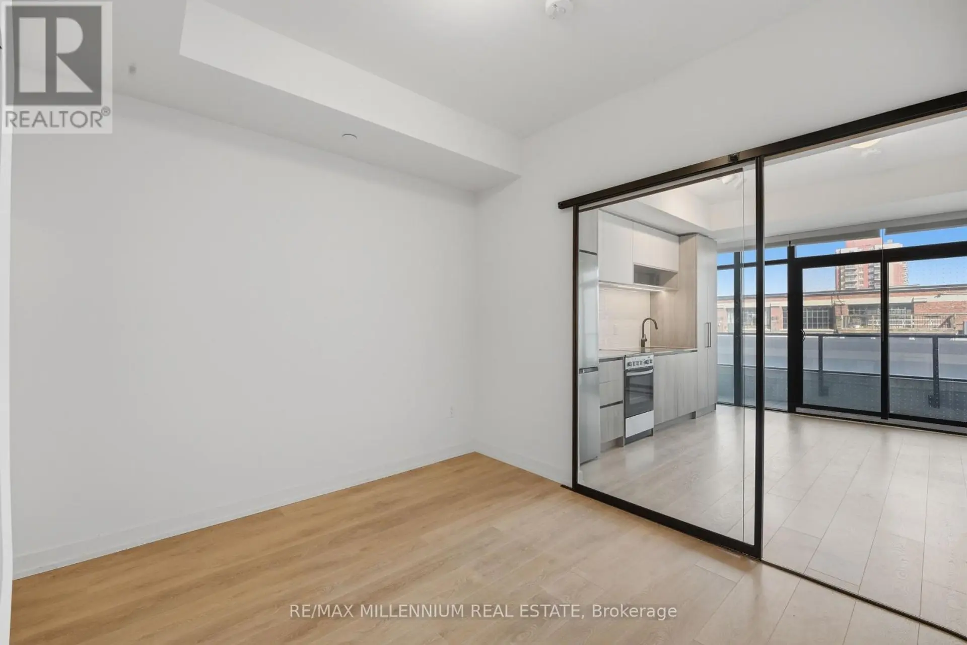 #314 181 STERLING ROAD - Image 12