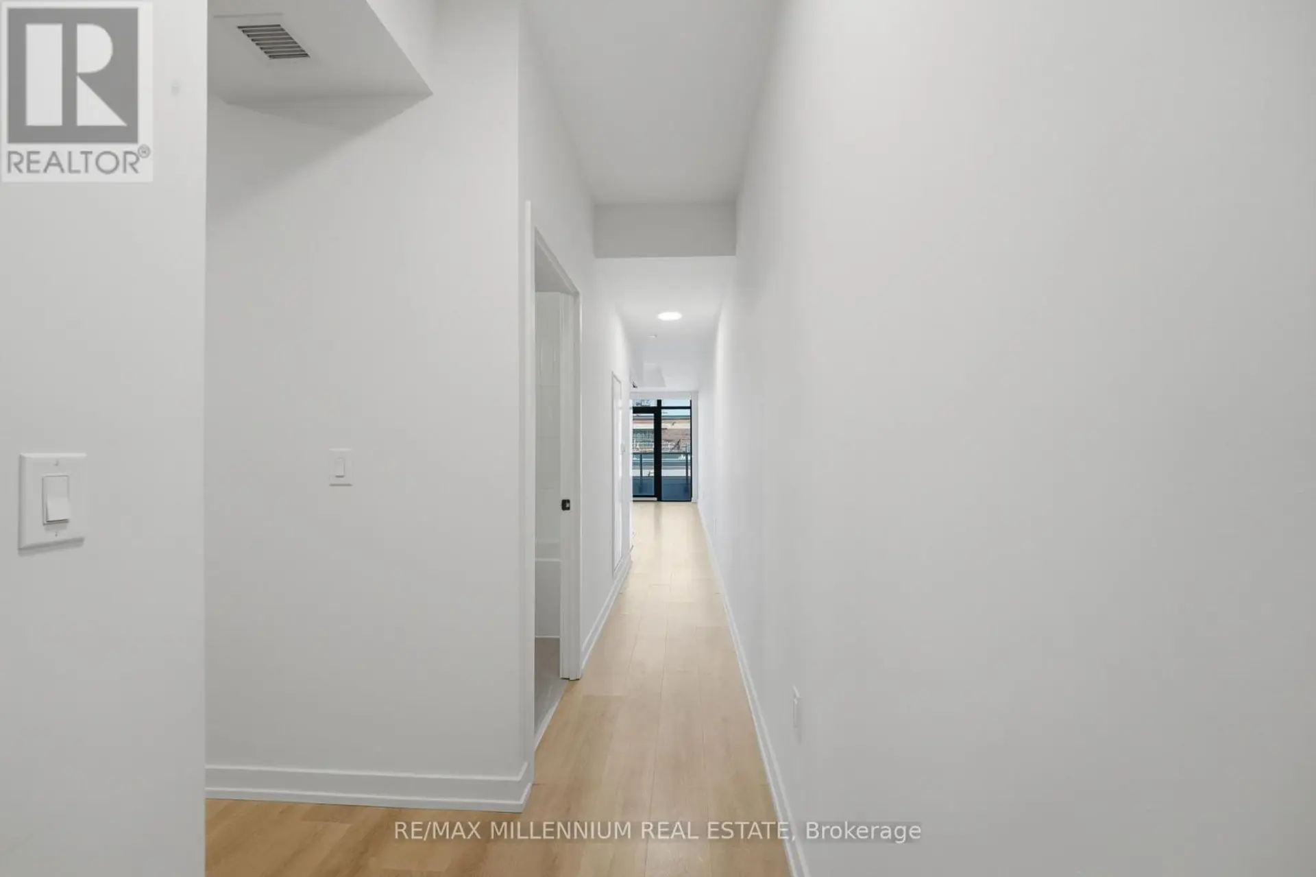 #314 181 STERLING ROAD - Image 3