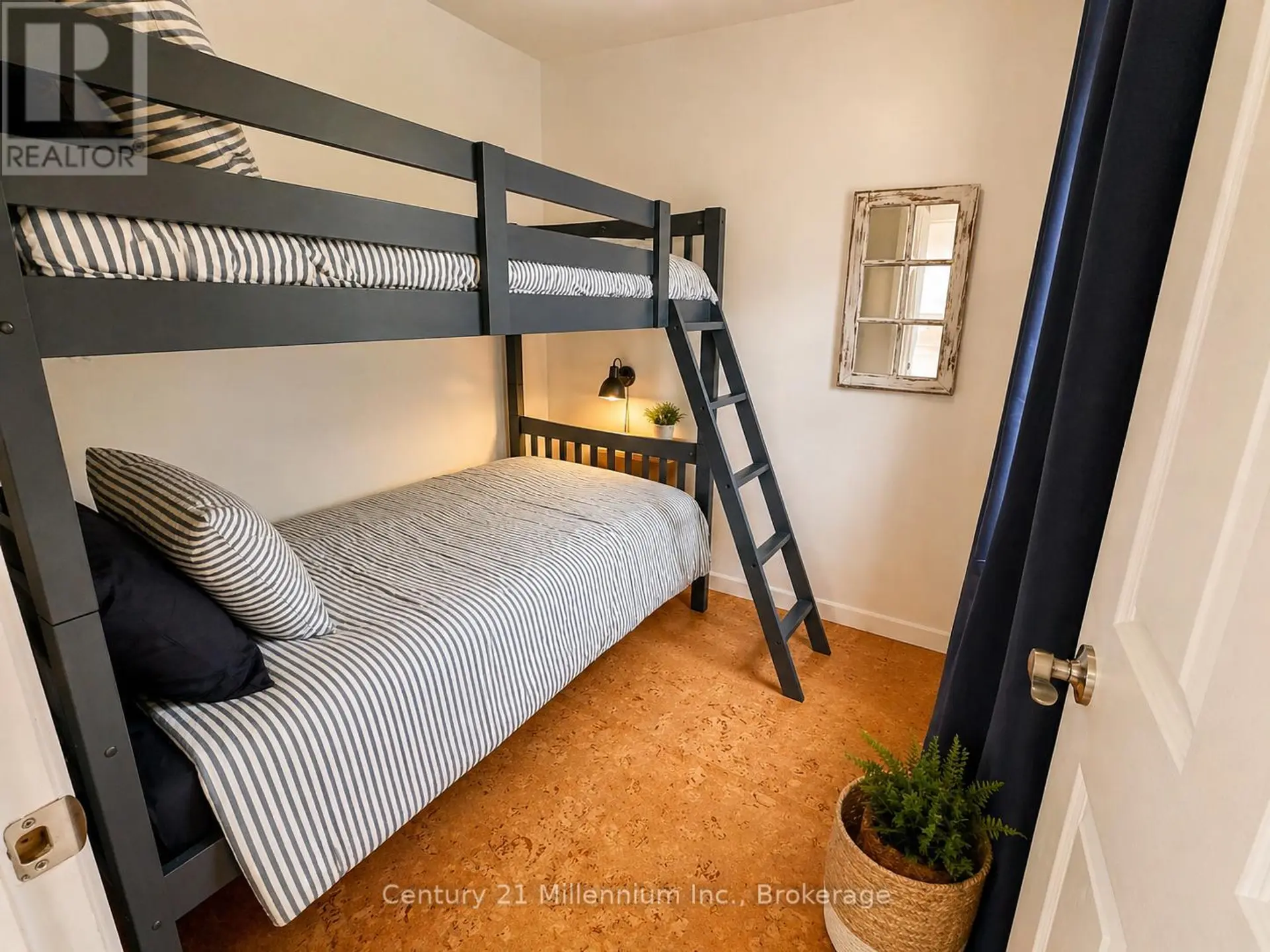 457 MOSLEY STREET - Image 9