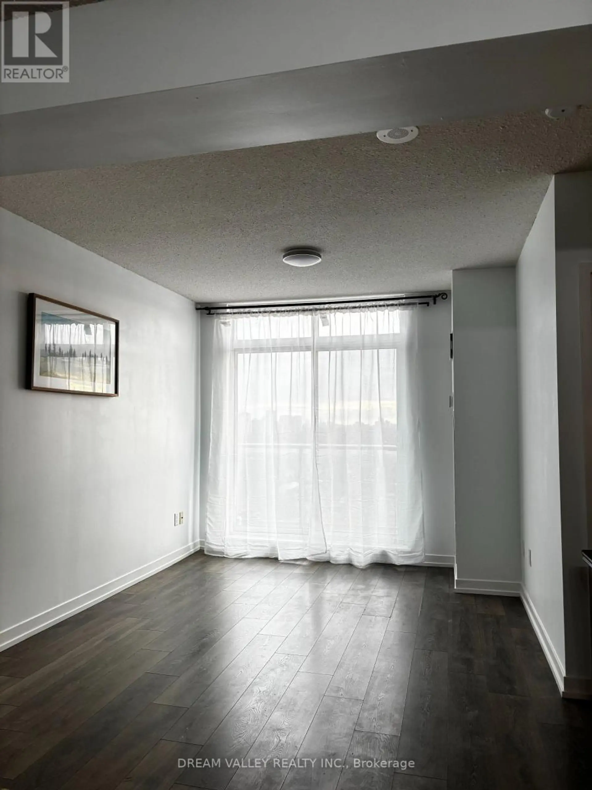 #1114 812 LANSDOWNE AVENUE - Image 2