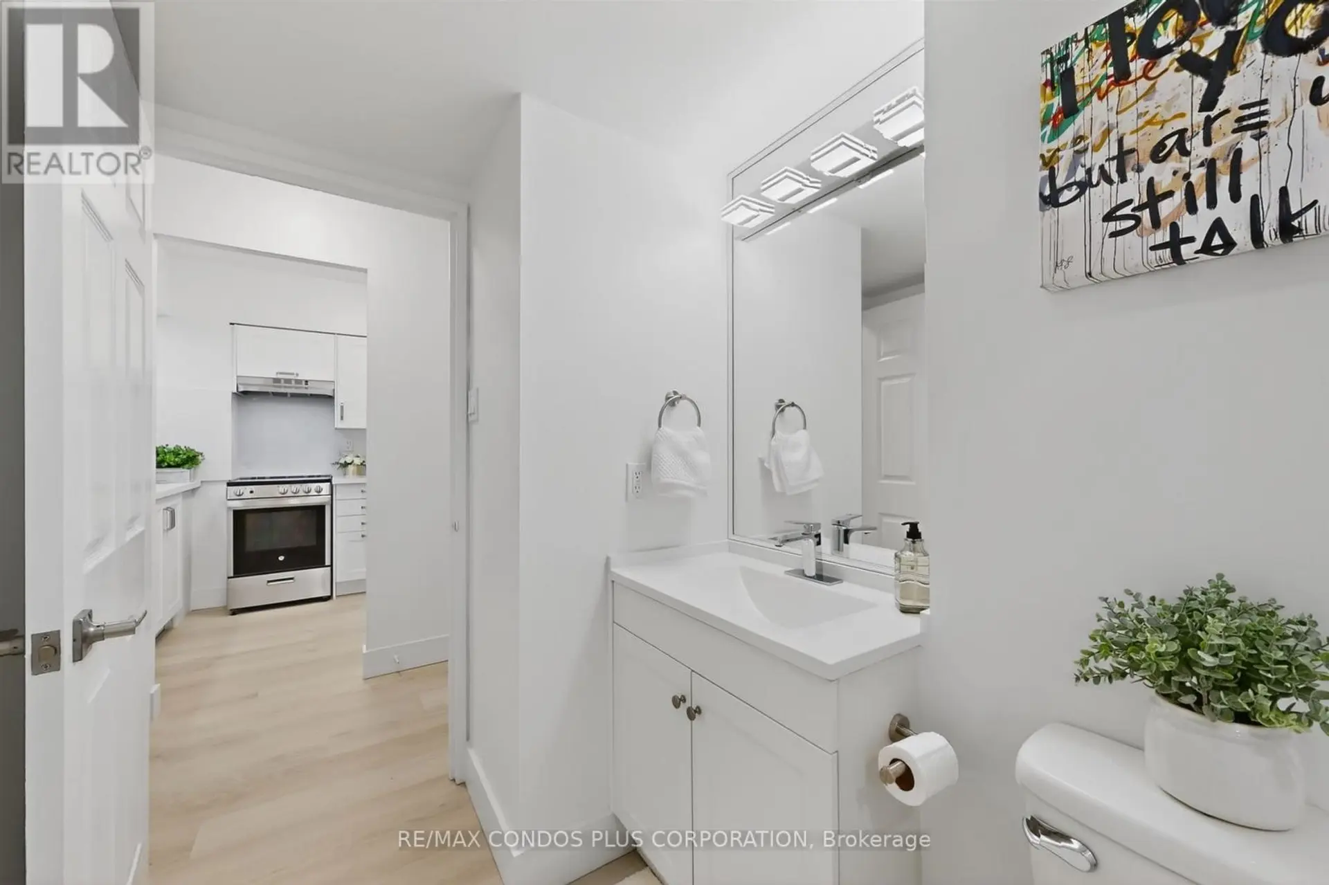 #1601 736 BAY STREET - Image 16