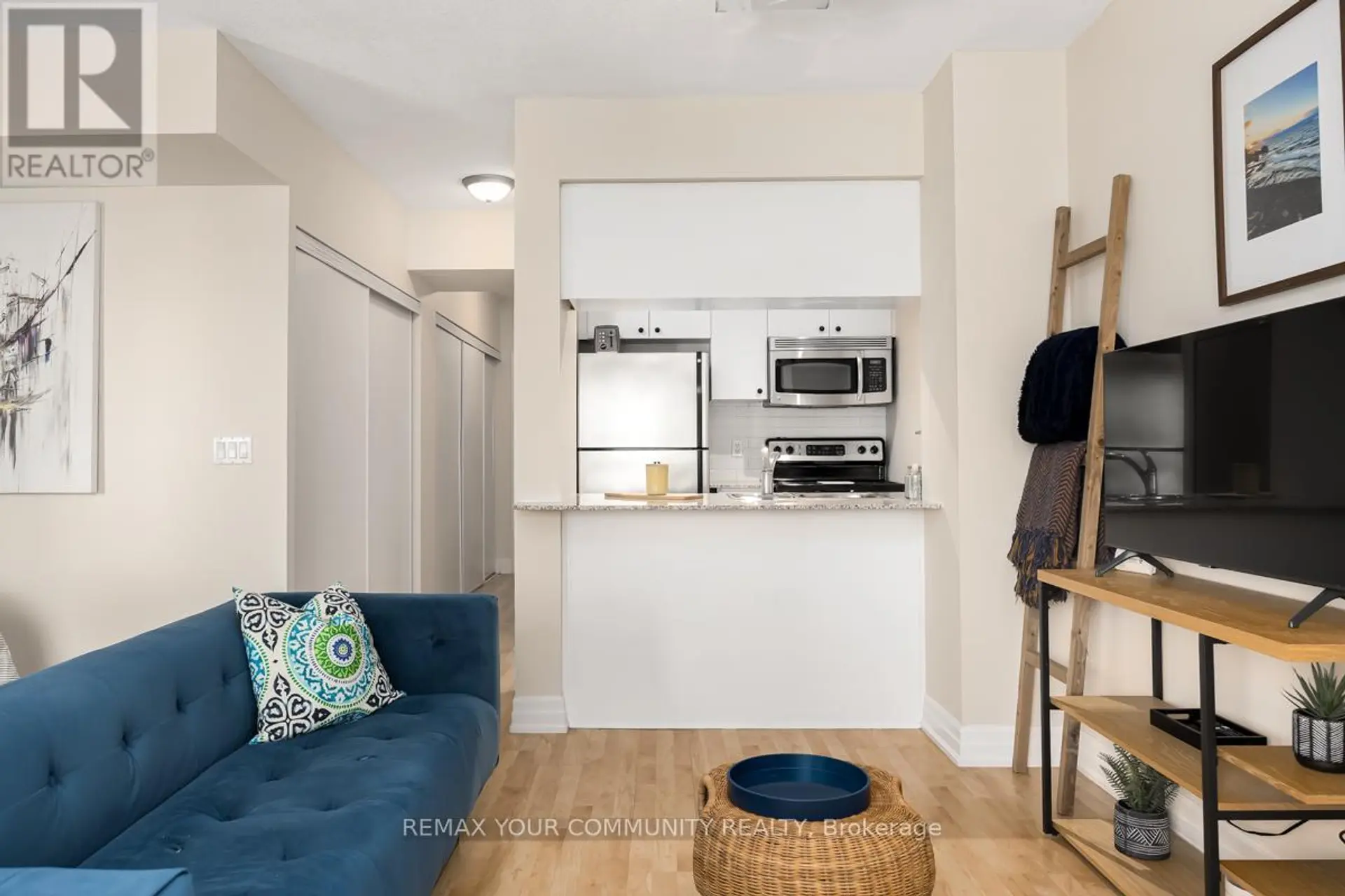 #1108 8 SCOLLARD STREET - Image 10