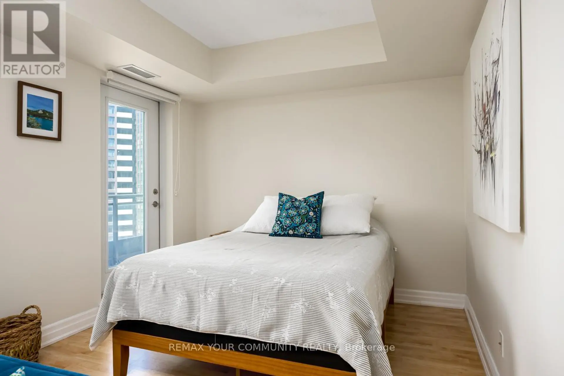#1108 8 SCOLLARD STREET - Image 7