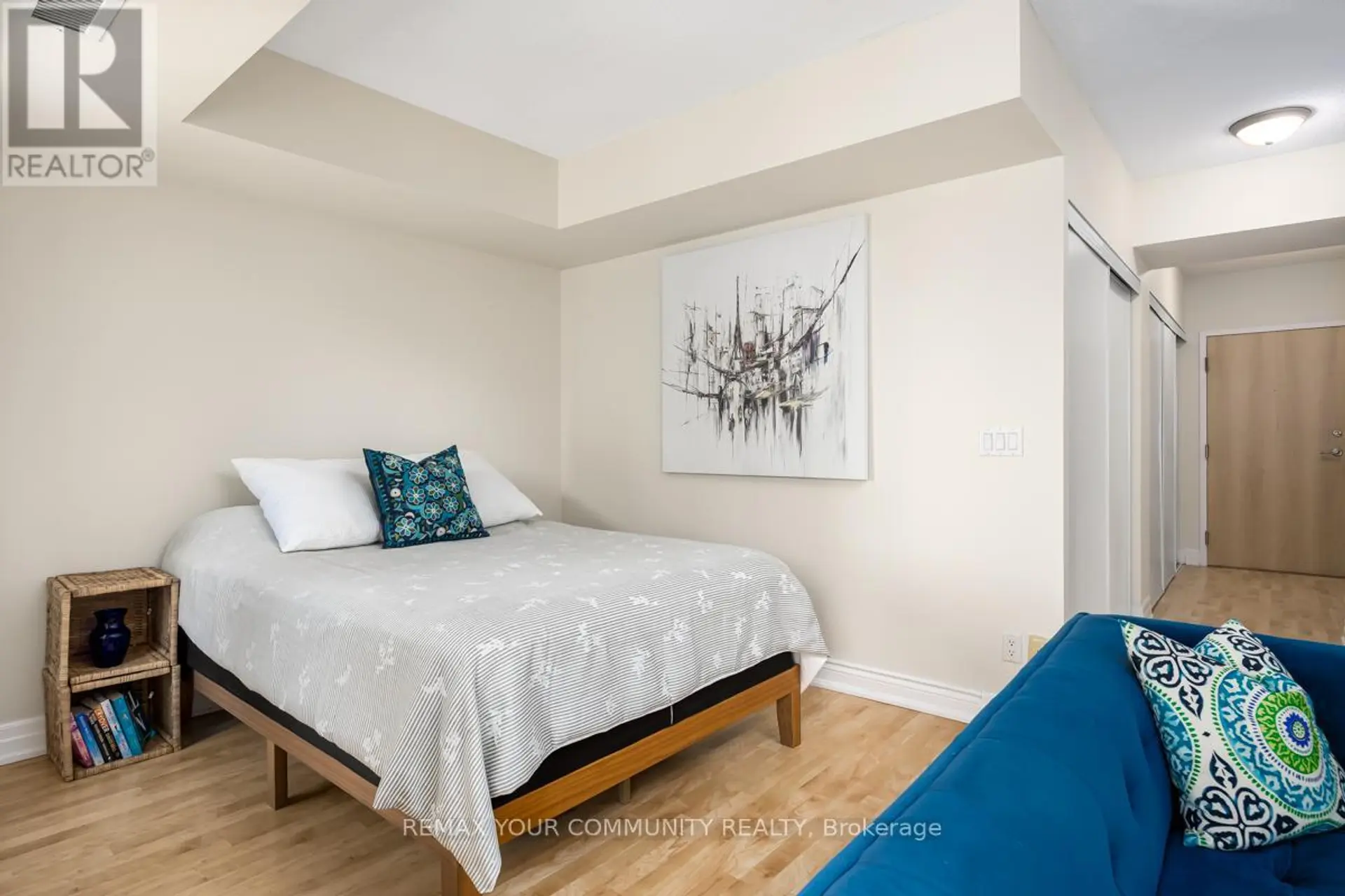 #1108 8 SCOLLARD STREET - Image 8