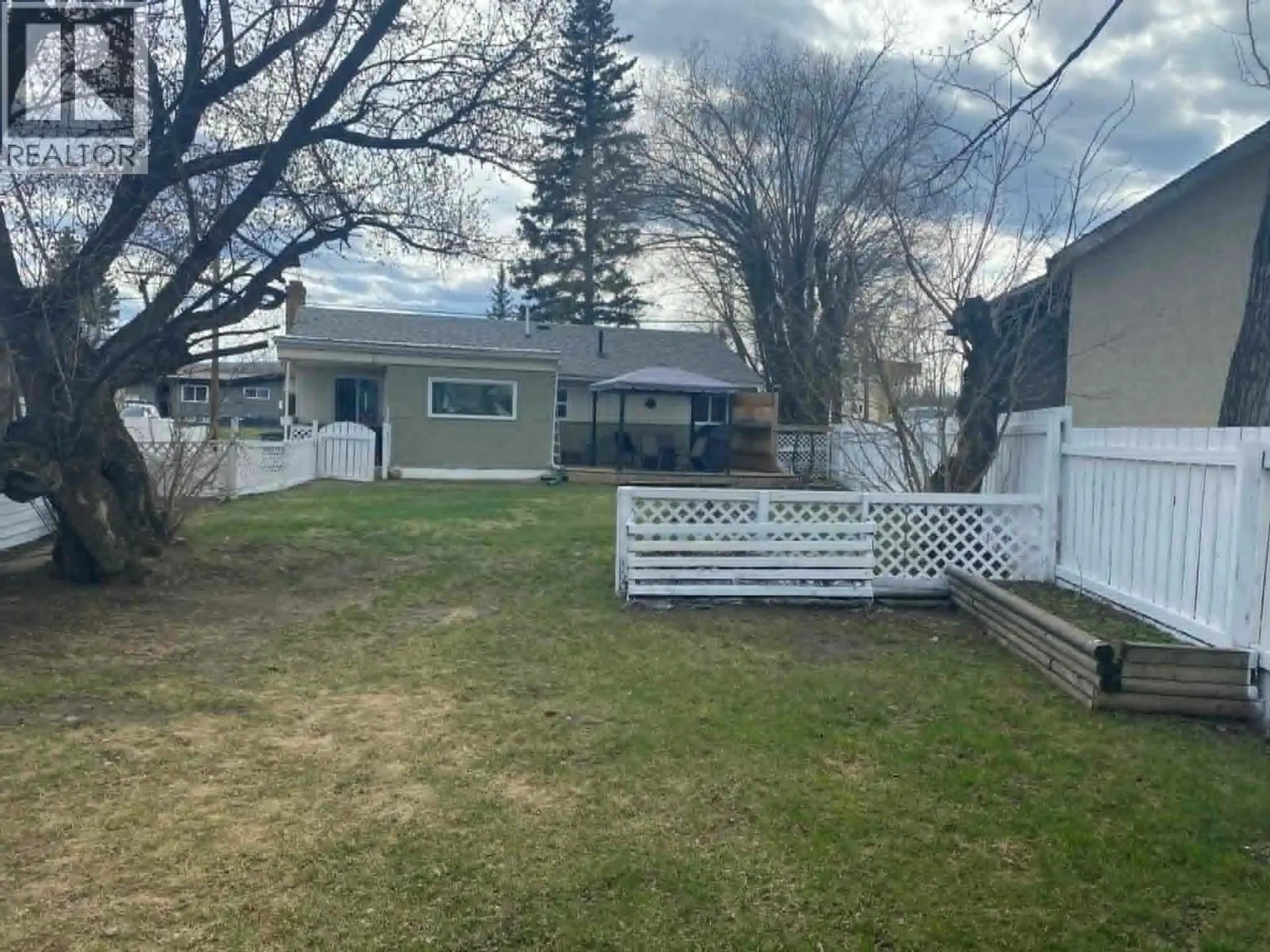 4616 50 Avenue - Image 12
