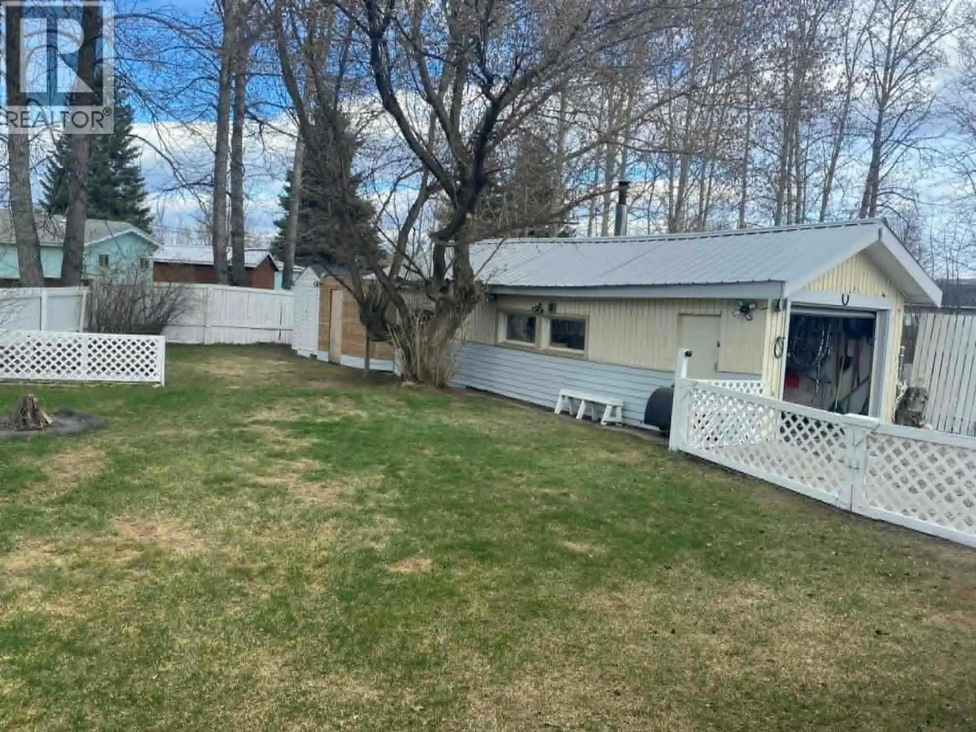 4616 50 Avenue - Image 14