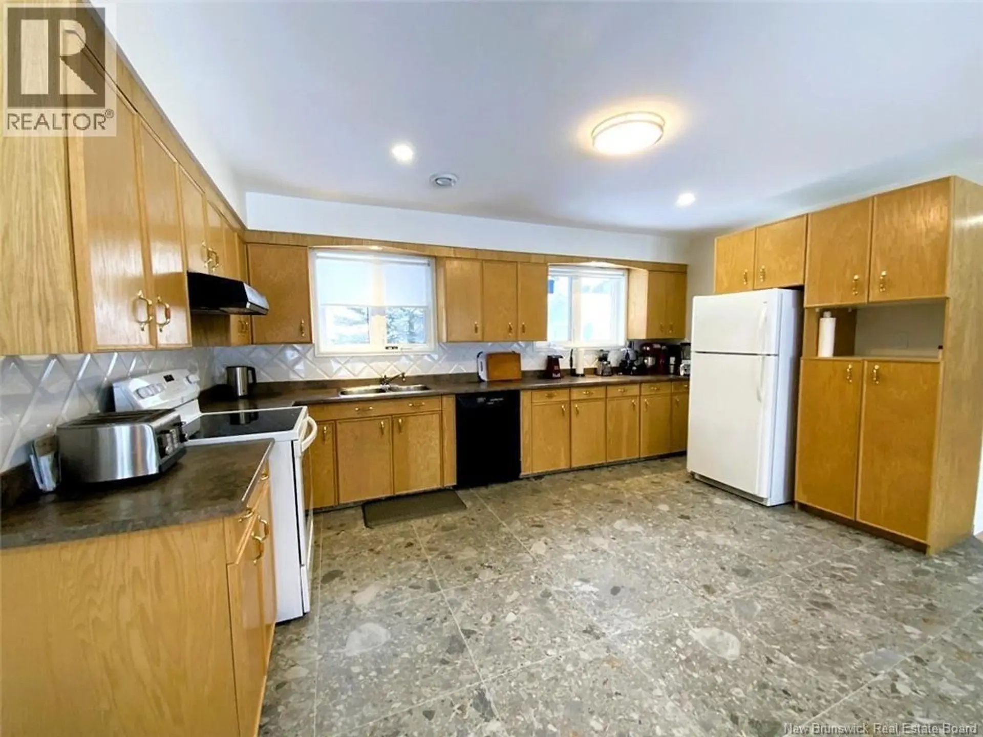 64 Chouinard Avenue - Image 3