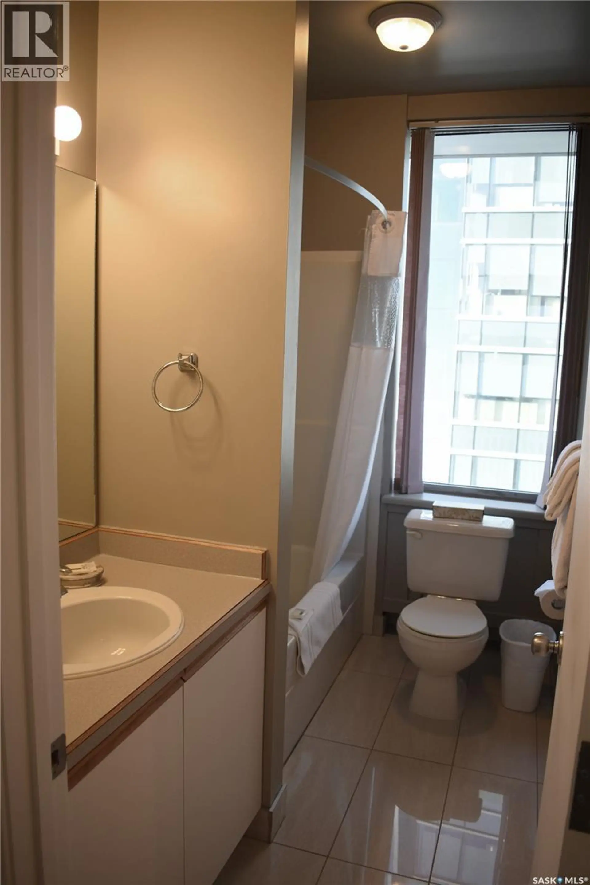 #501 1867 Hamilton STREET - Image 3