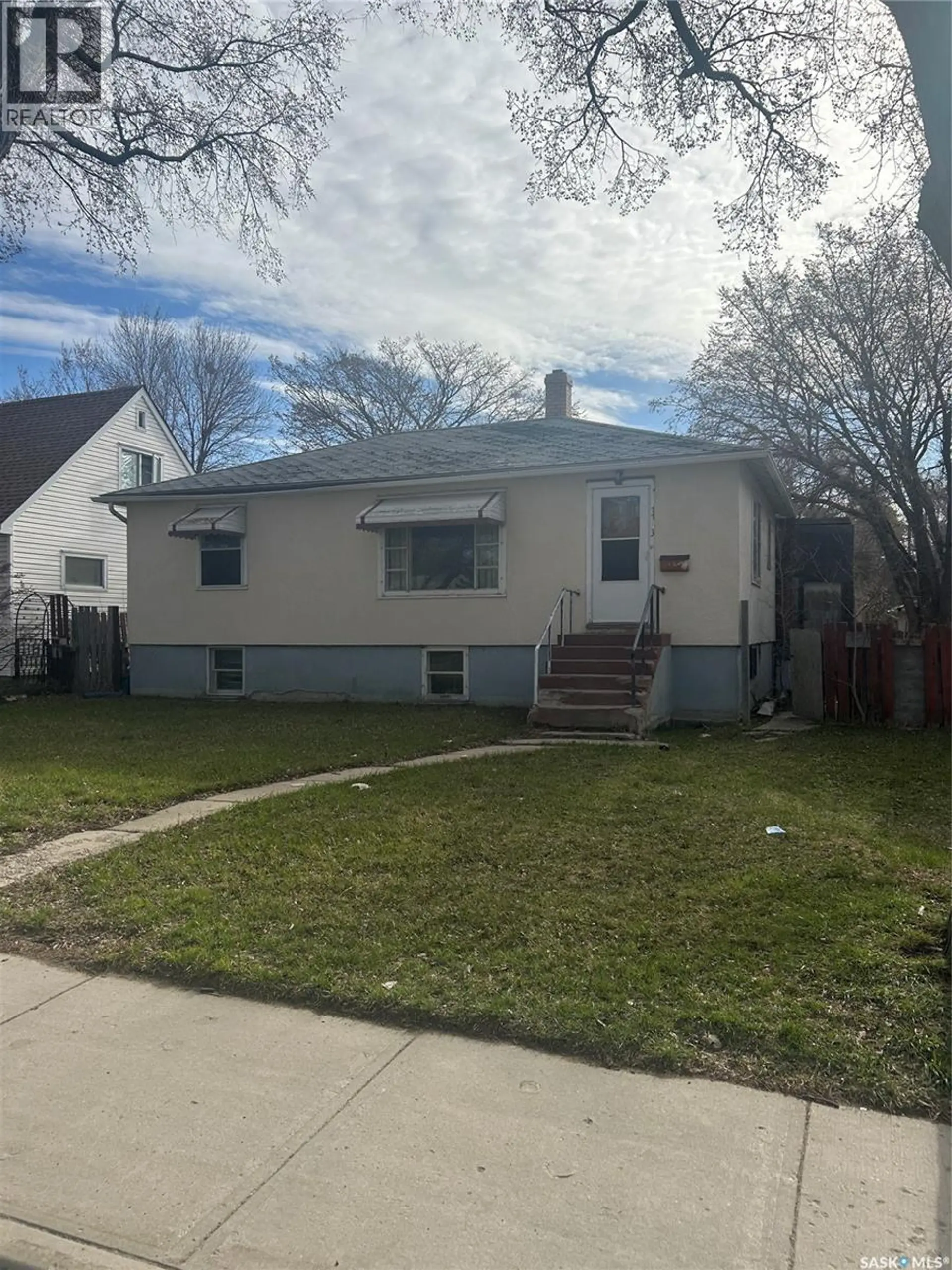 1133 Elphinstone STREET - Image 1