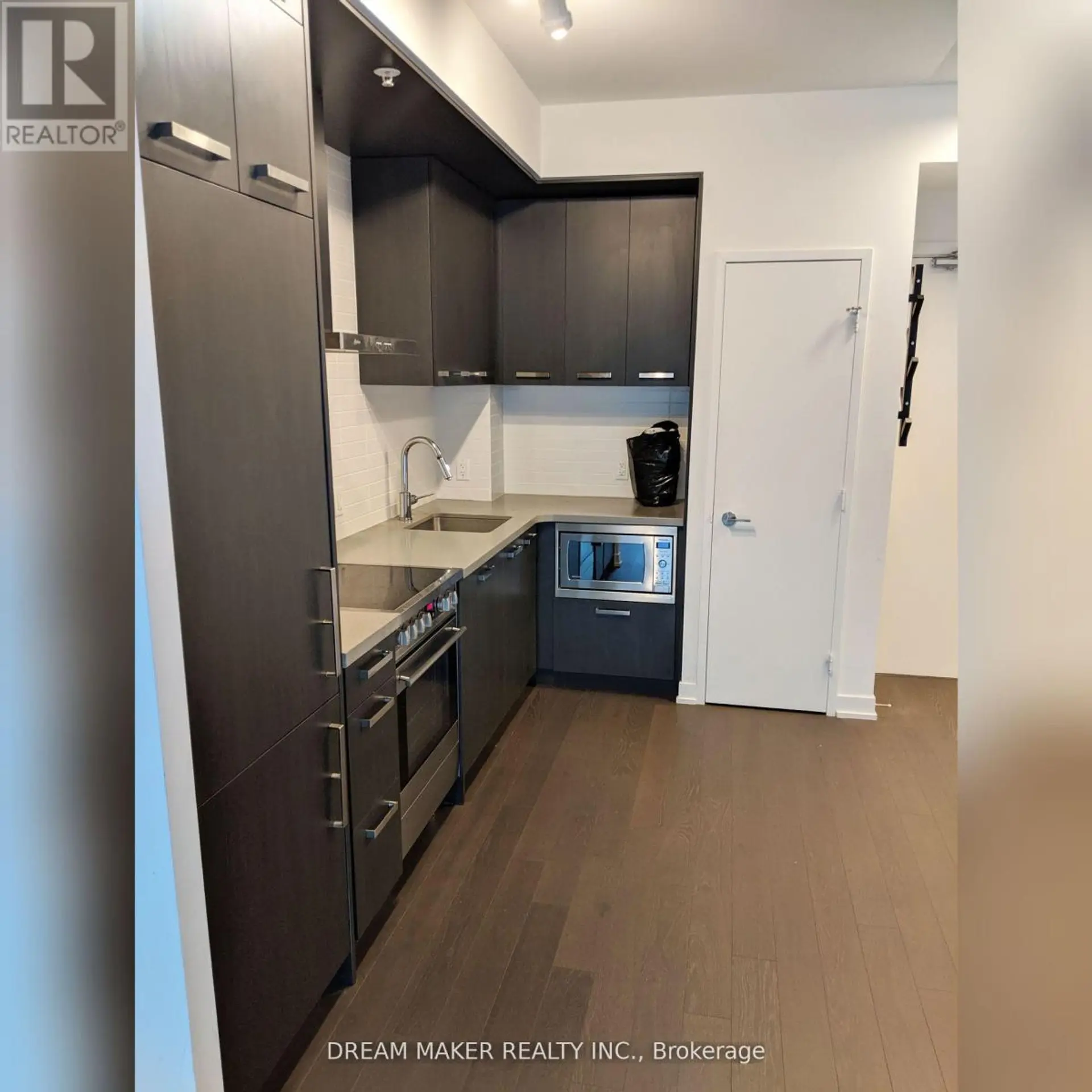 #4 455 FRONT STREET E - Image 3