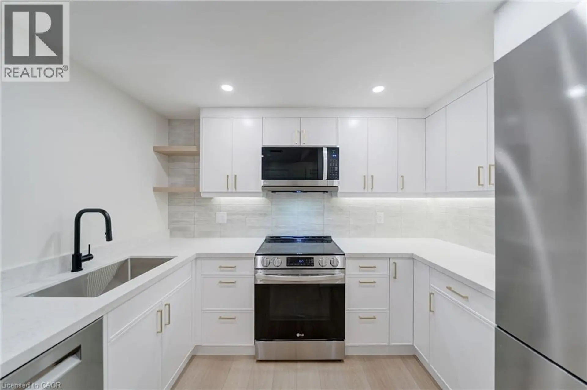 #303 102 BRONTE Road - Image 4