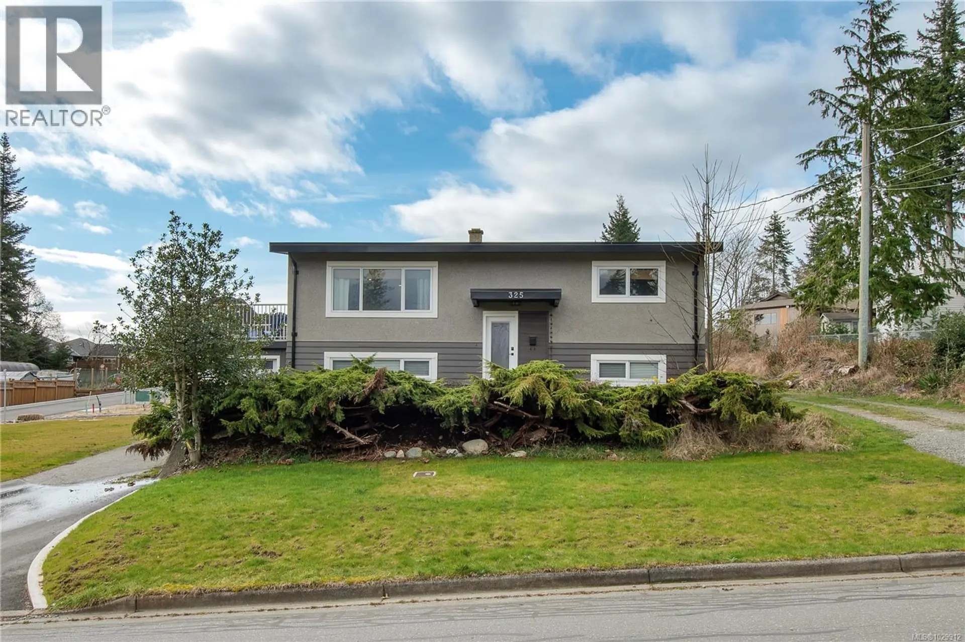 325 Twillingate Rd - Image 1