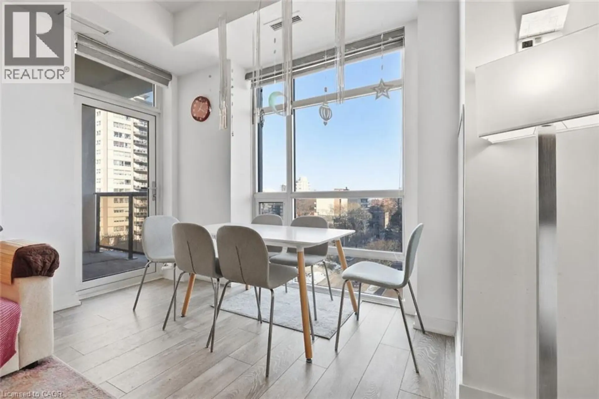 #807 81 ROBINSON Street - Image 6