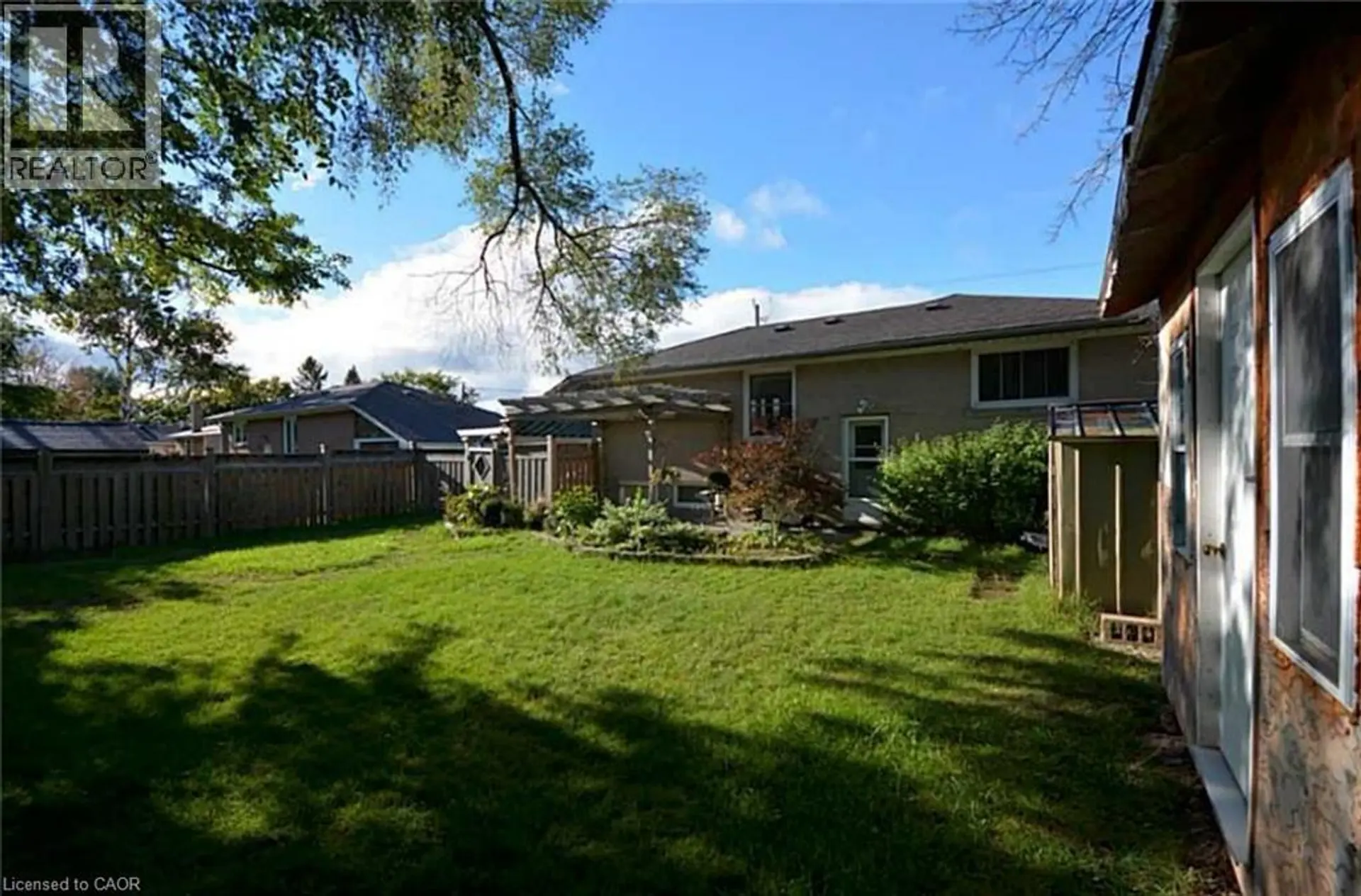 469 SCARSDALE Crescent - Image 14