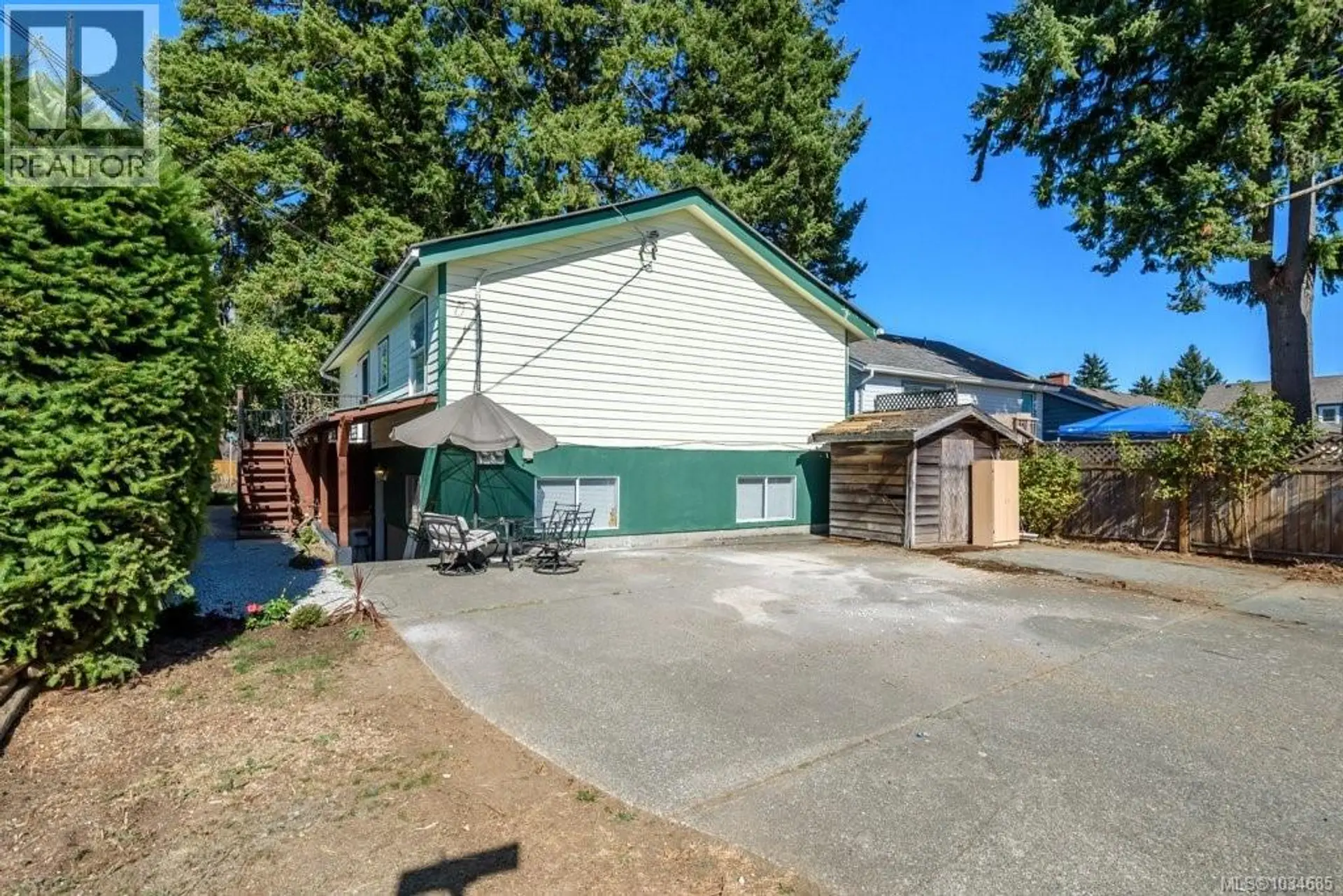792 12th St - Image 15