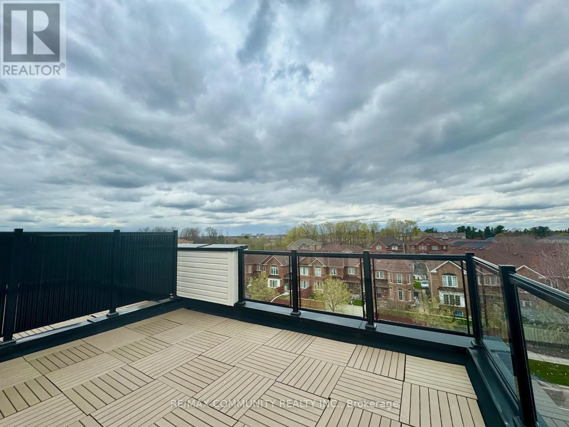 #23 245 MCLEVIN AVENUE - Image 9