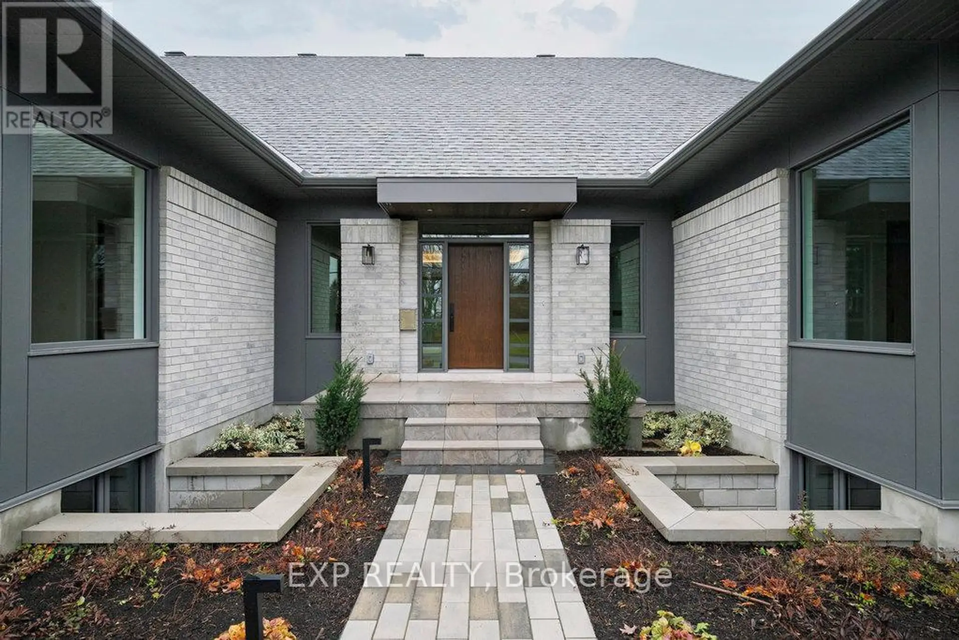 26 CLOVELLY ROAD W - Image 2