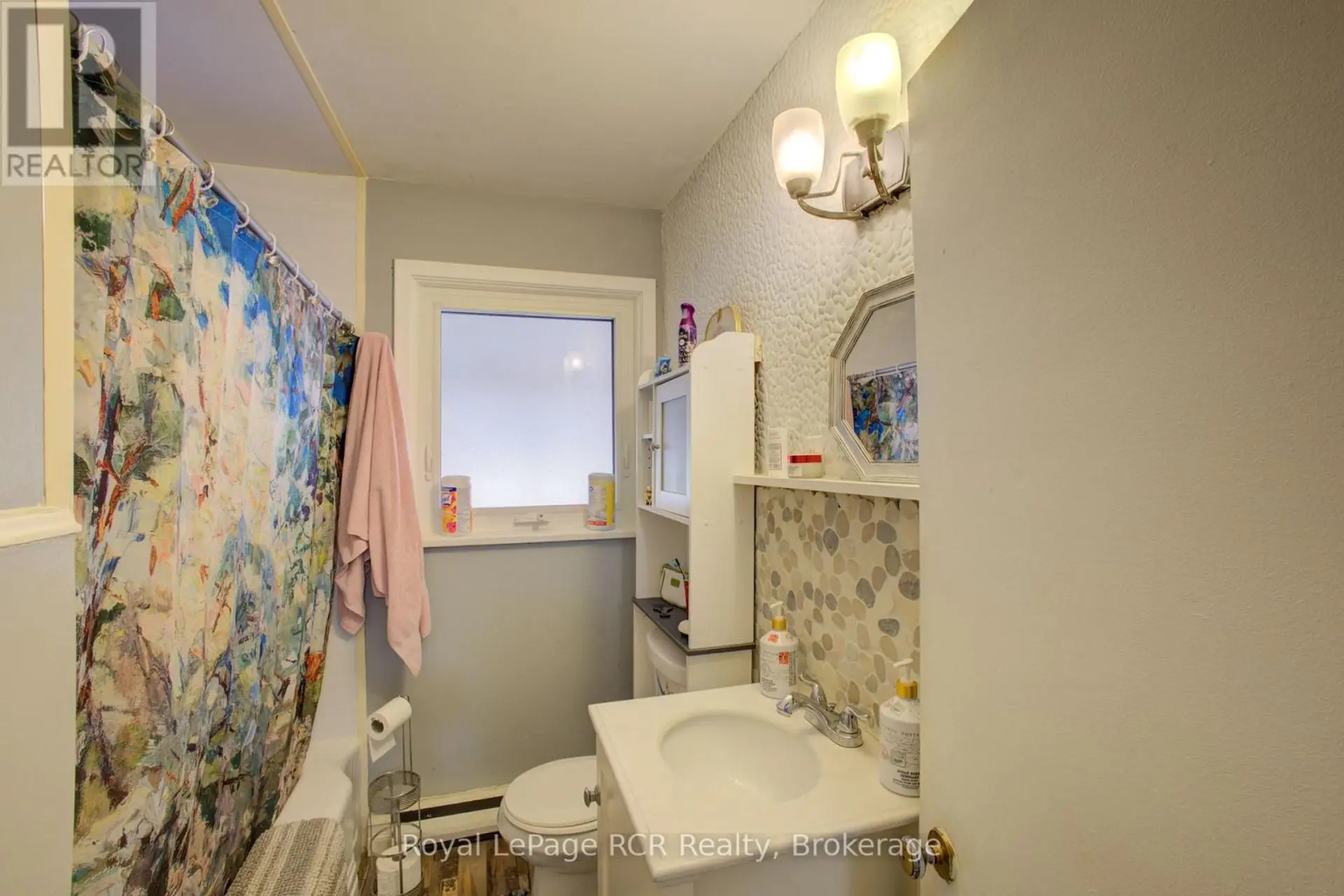 460 DOMVILLE STREET - Image 19