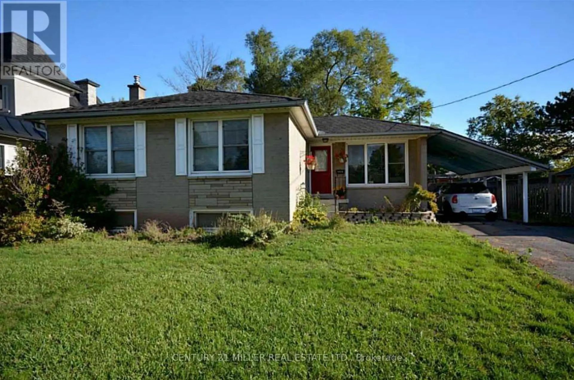469 SCARSDALE CRESCENT - Image 1
