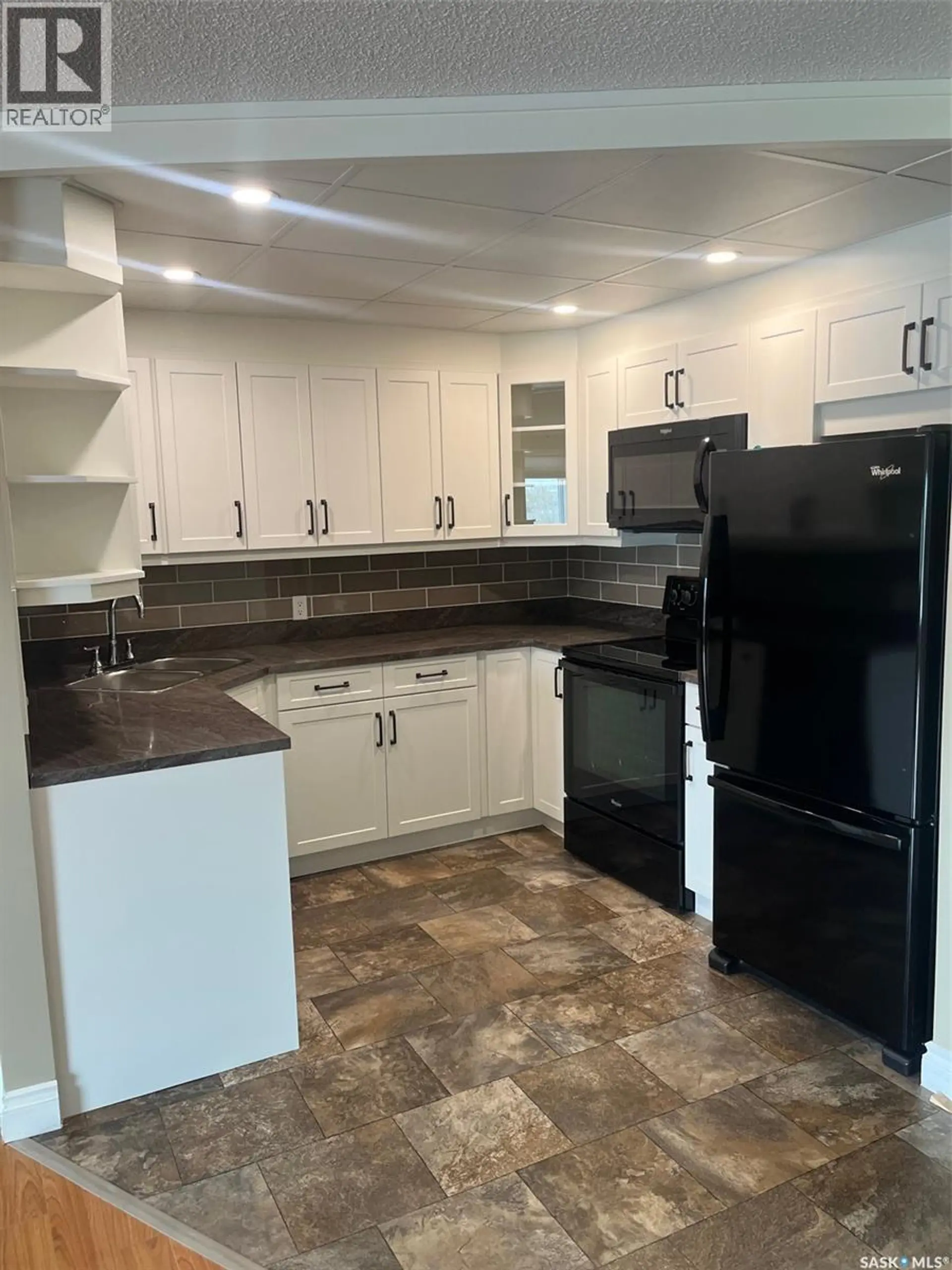 #304 408 Heritage DRIVE - Image 4