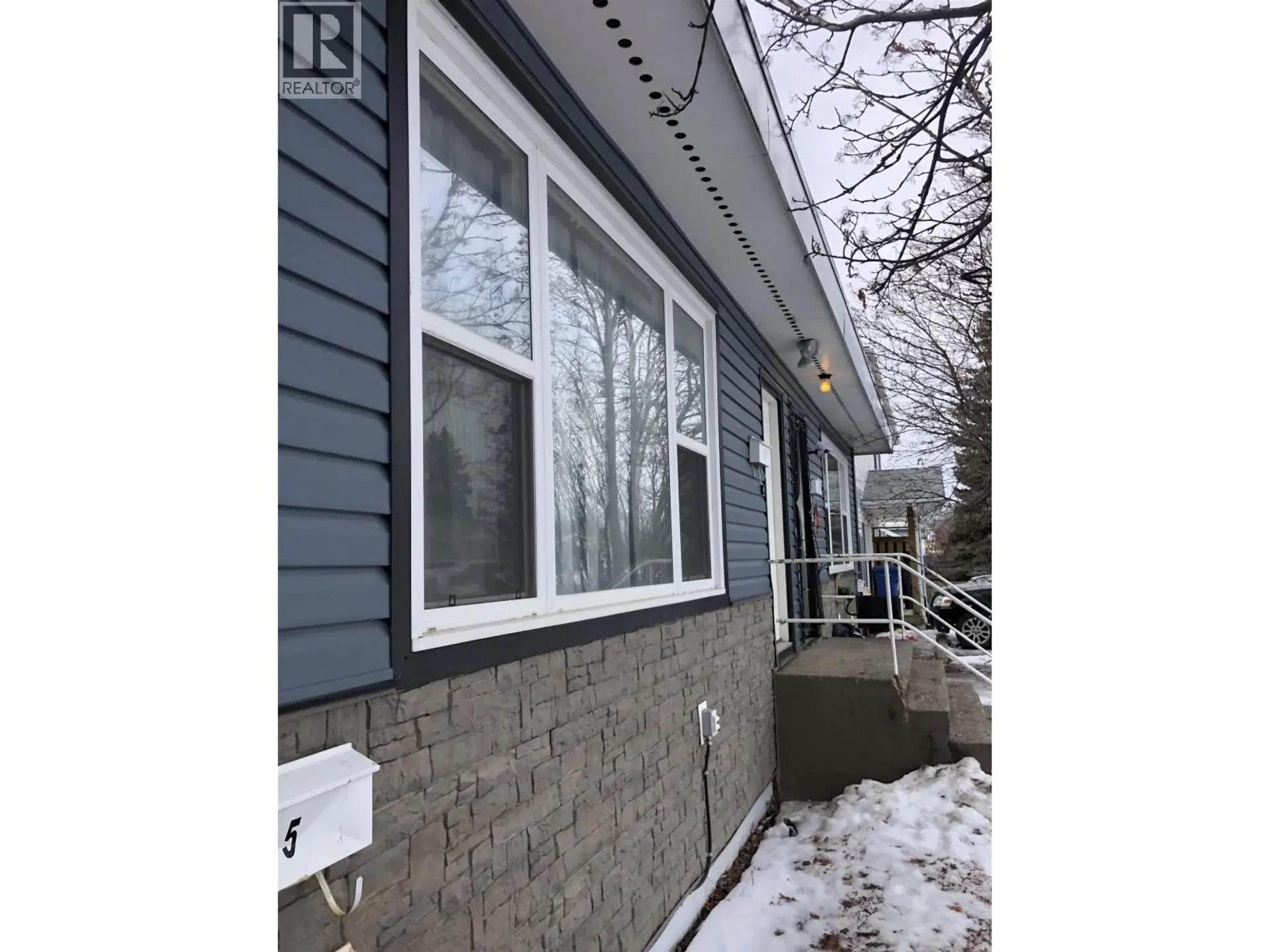 9705 103 AVENUE - Image 3