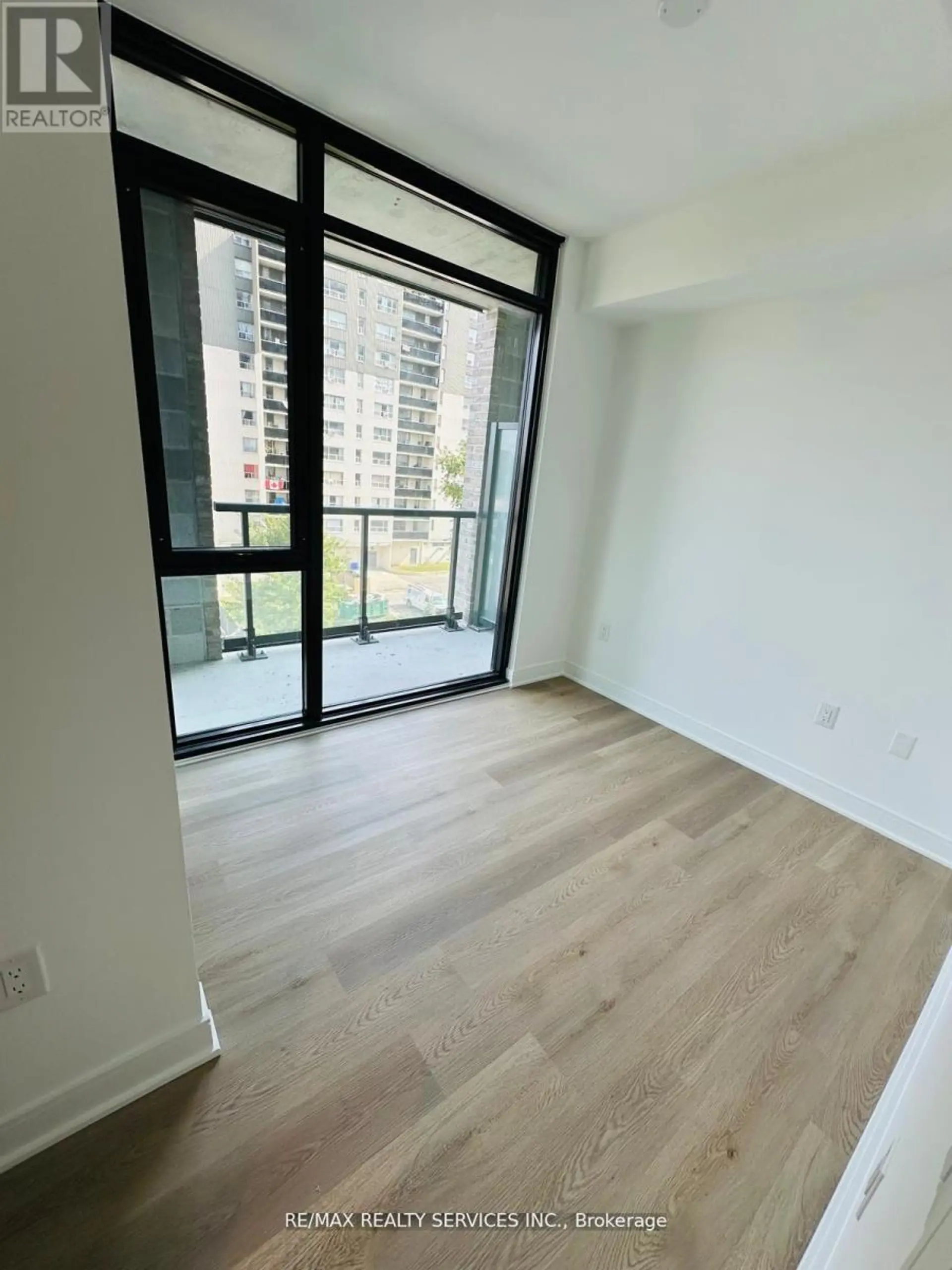 #409 86 DUNDAS STREET E - Image 18