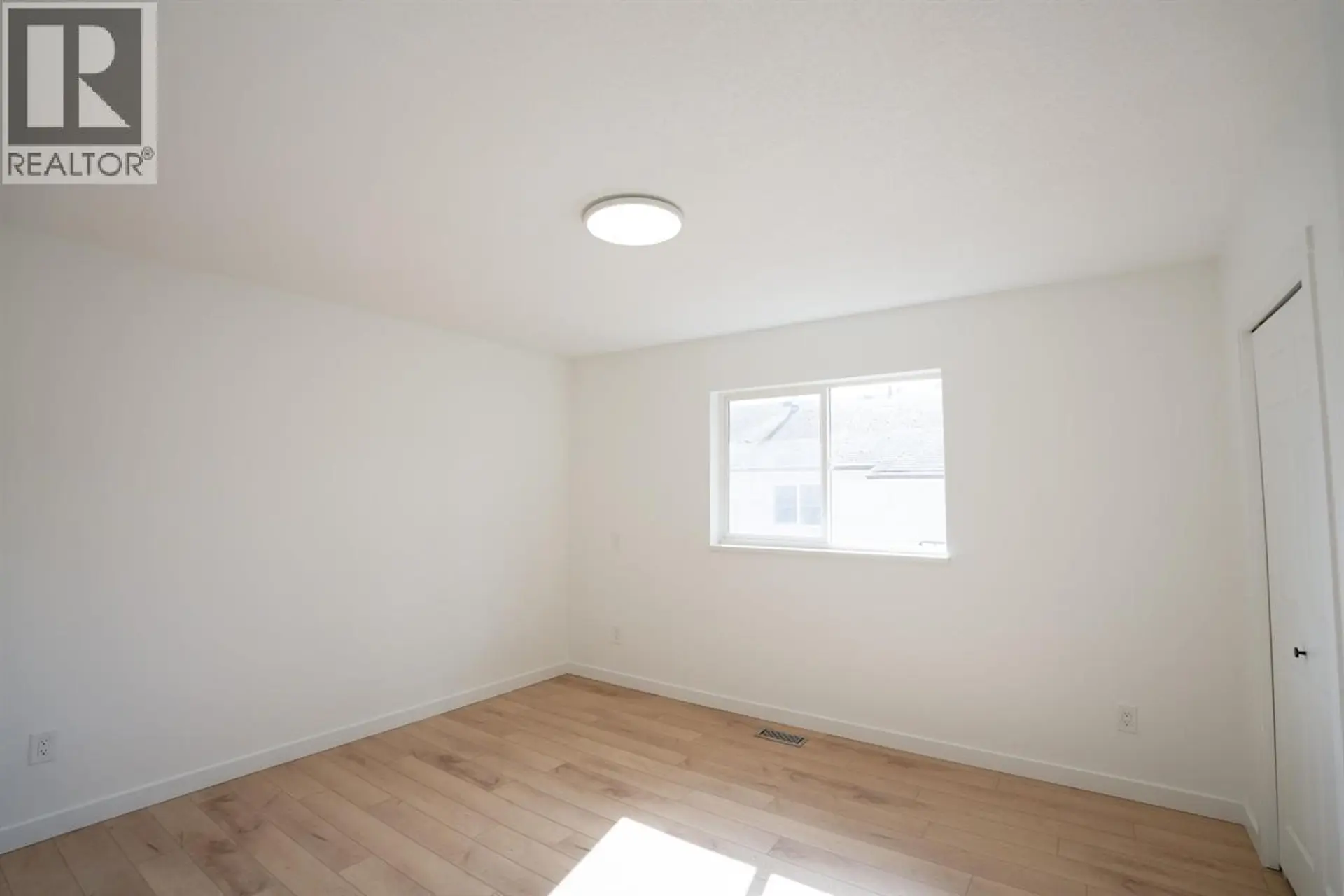 1497 MCCULLAGH AVENUE - Image 6