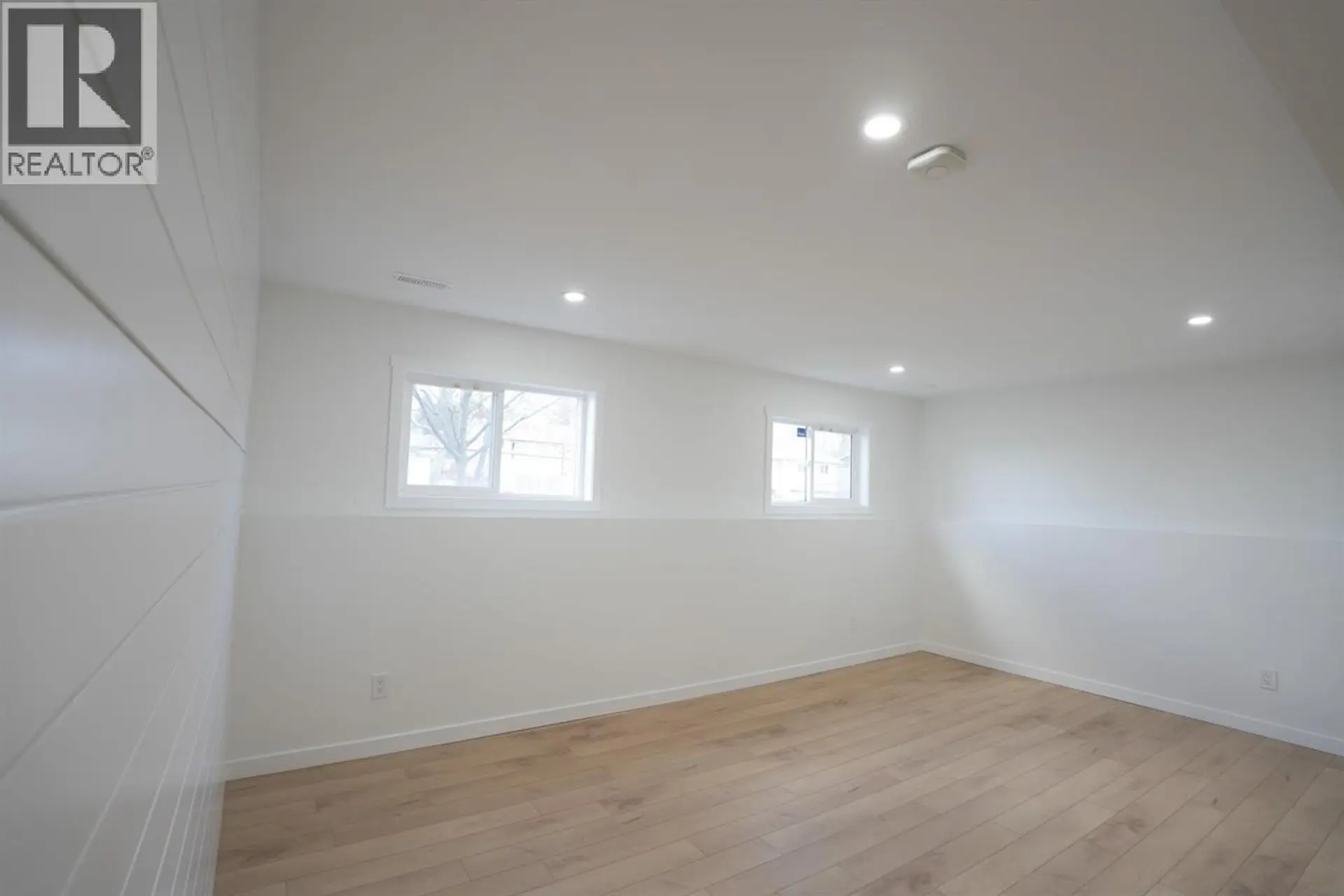 1497 MCCULLAGH AVENUE - Image 12