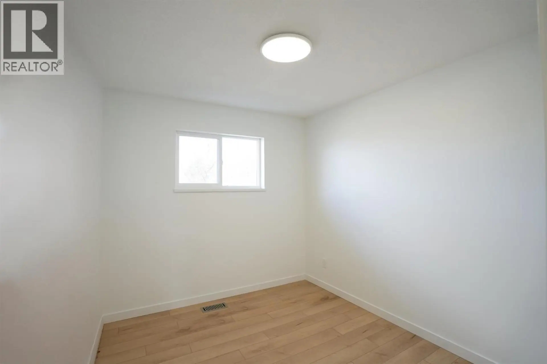 1497 MCCULLAGH AVENUE - Image 7