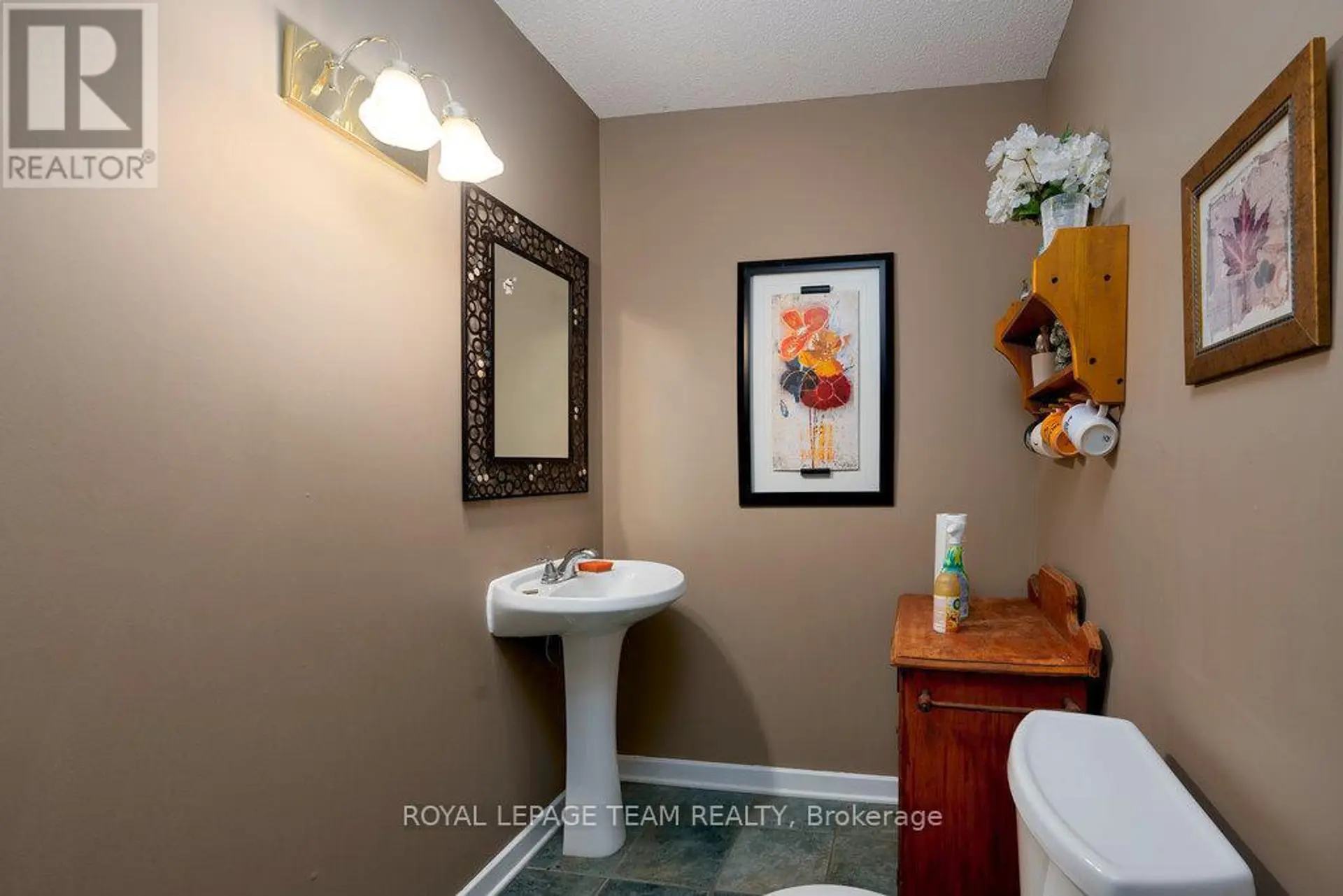 422 DONALD B MUNRO DRIVE - Image 6