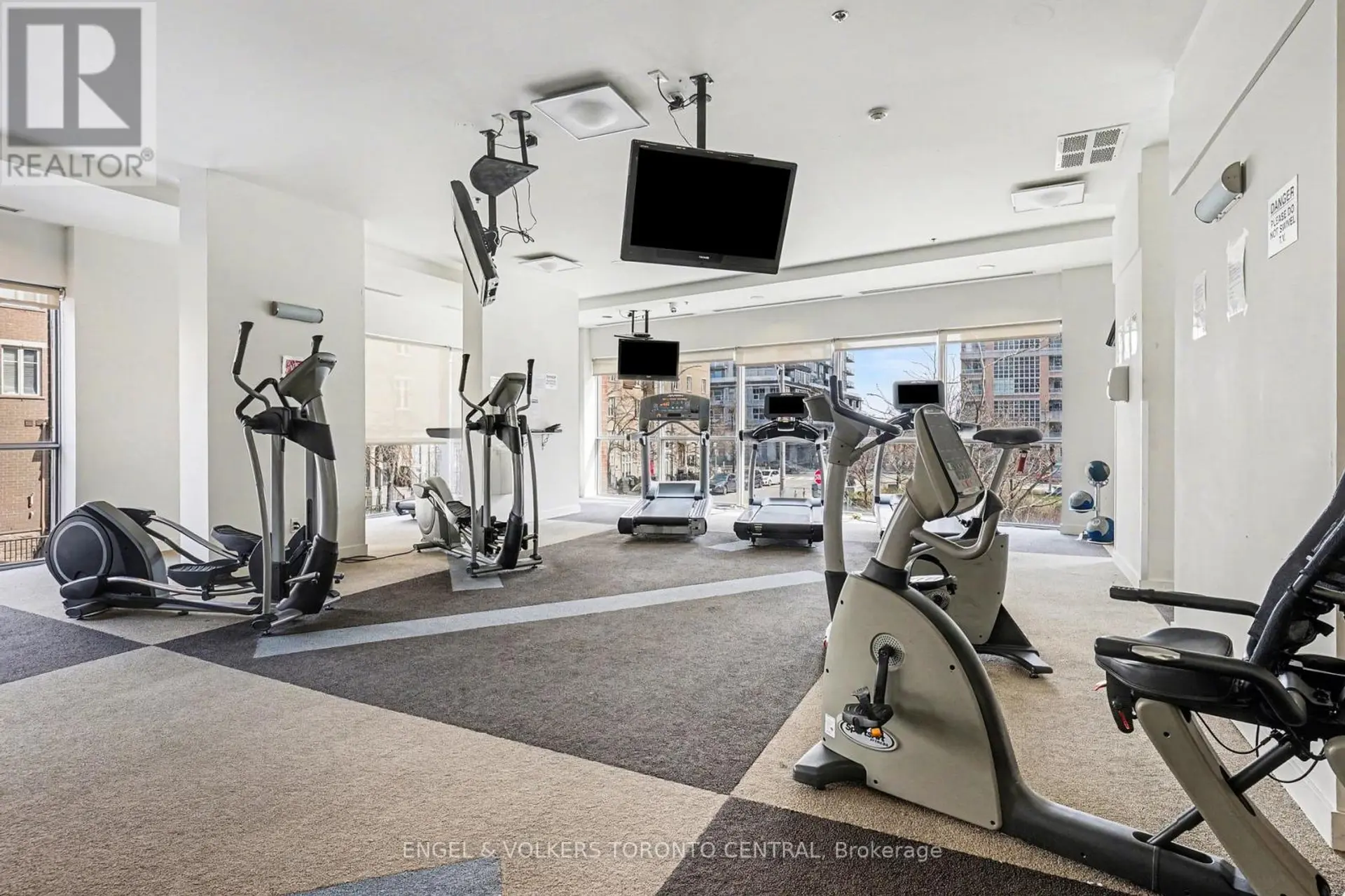 #207 80 WESTERN BATTERY ROAD - Image 13