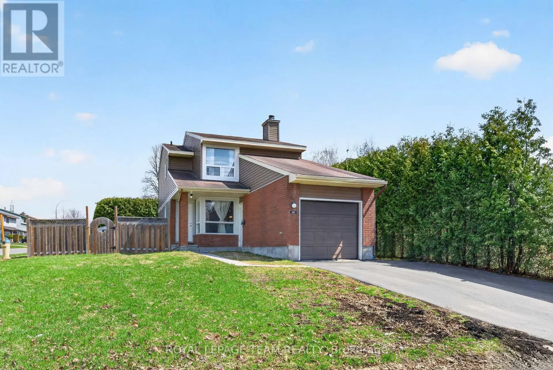1631 SAXONY CRESCENT - Image 1