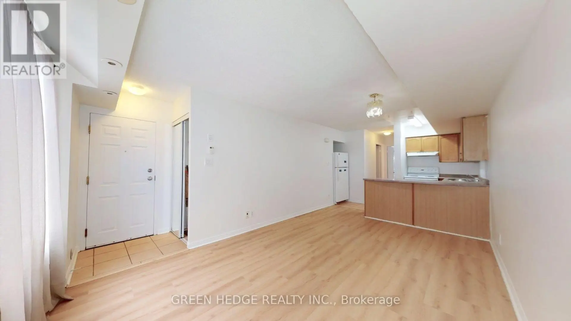 #320 26 DOURO STREET - Image 1