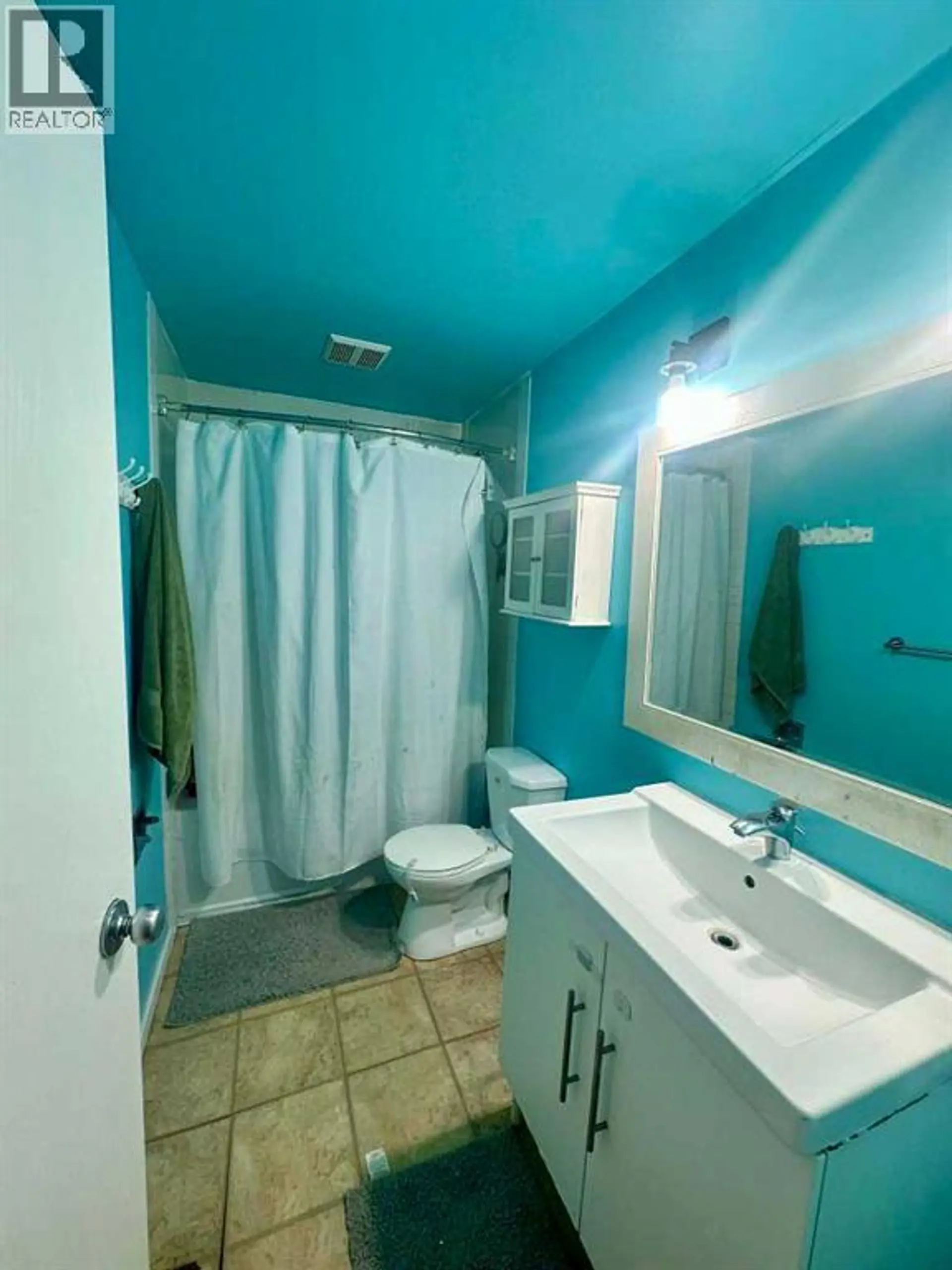 3905 52 Avenue - Image 12